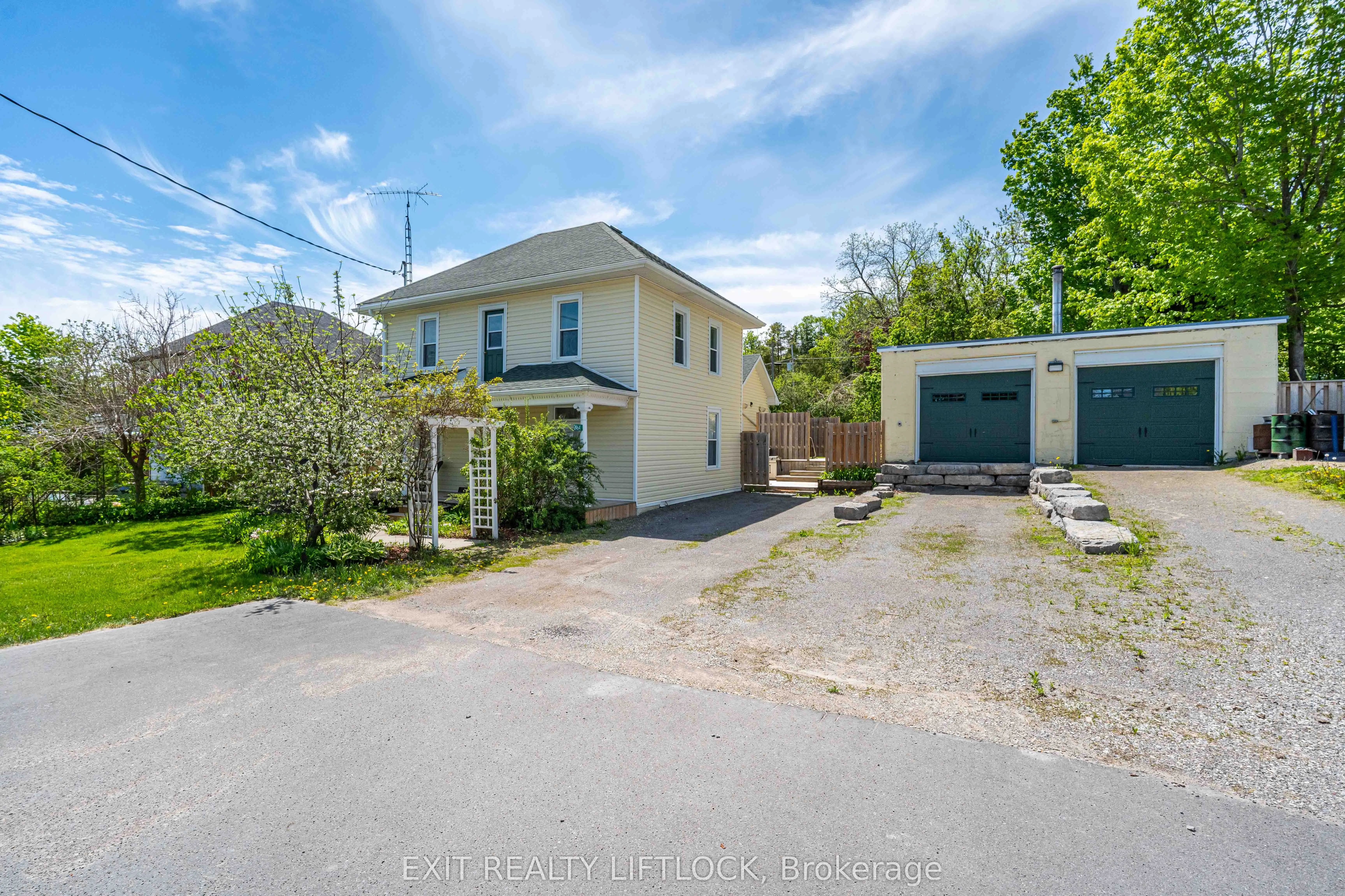 2464 Queen Mary Street