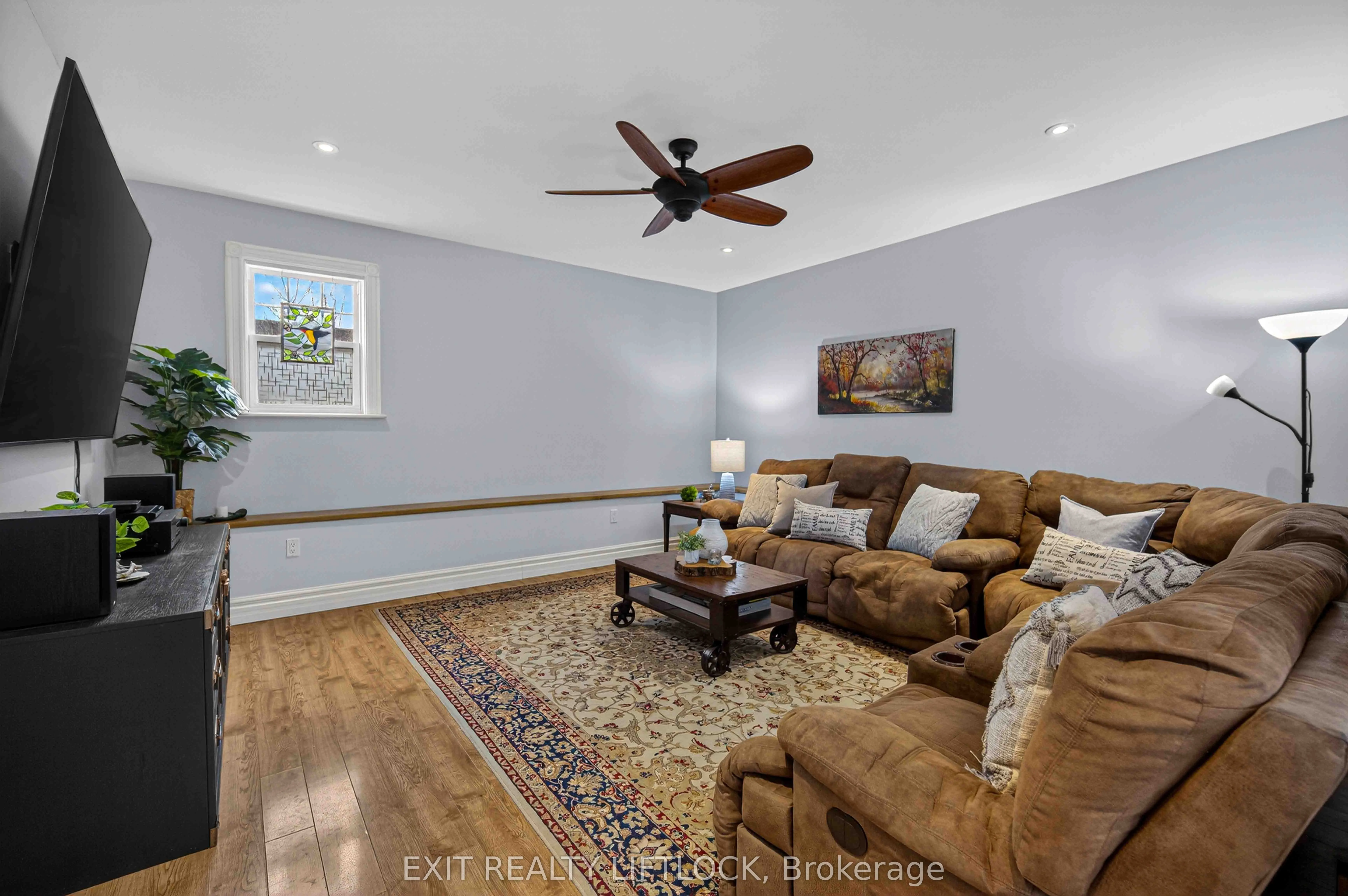 2464 Queen Mary Street