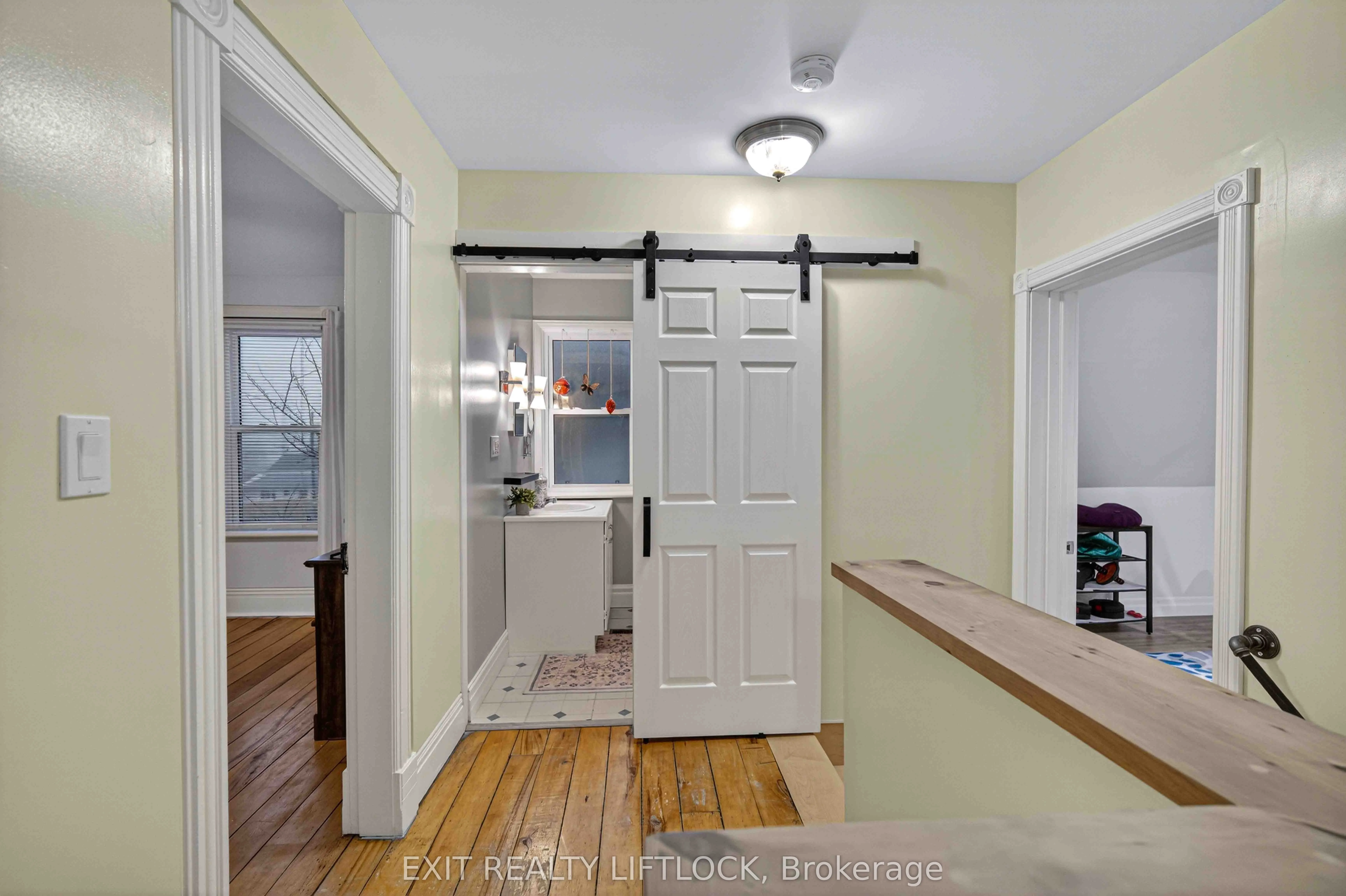 2464 Queen Mary Street