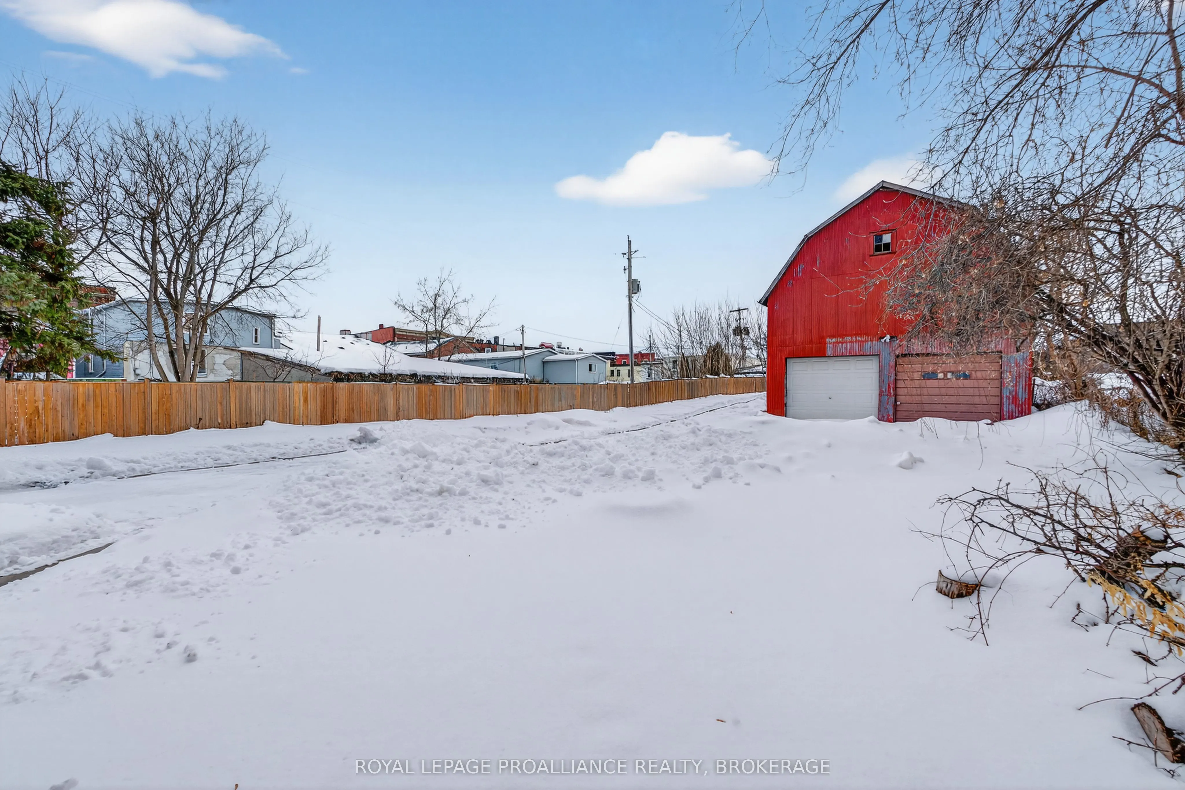 118 East Street E