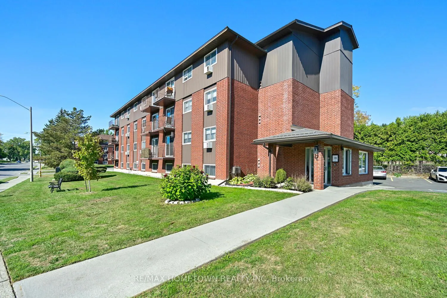6 Charlotte Place #17