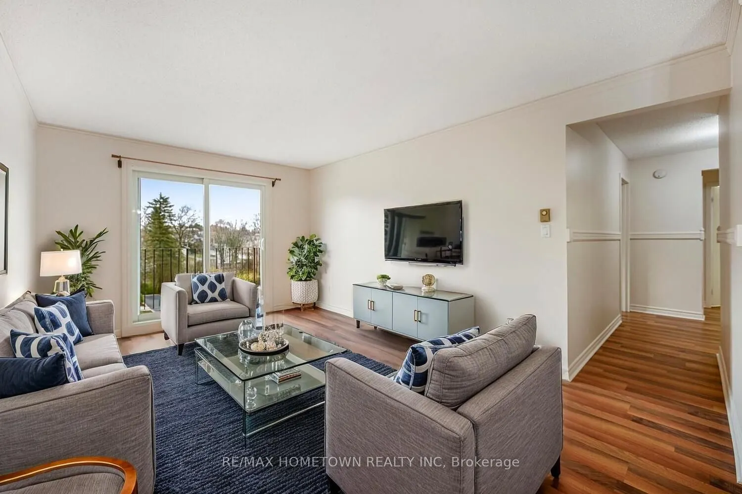 6 Charlotte Place #17