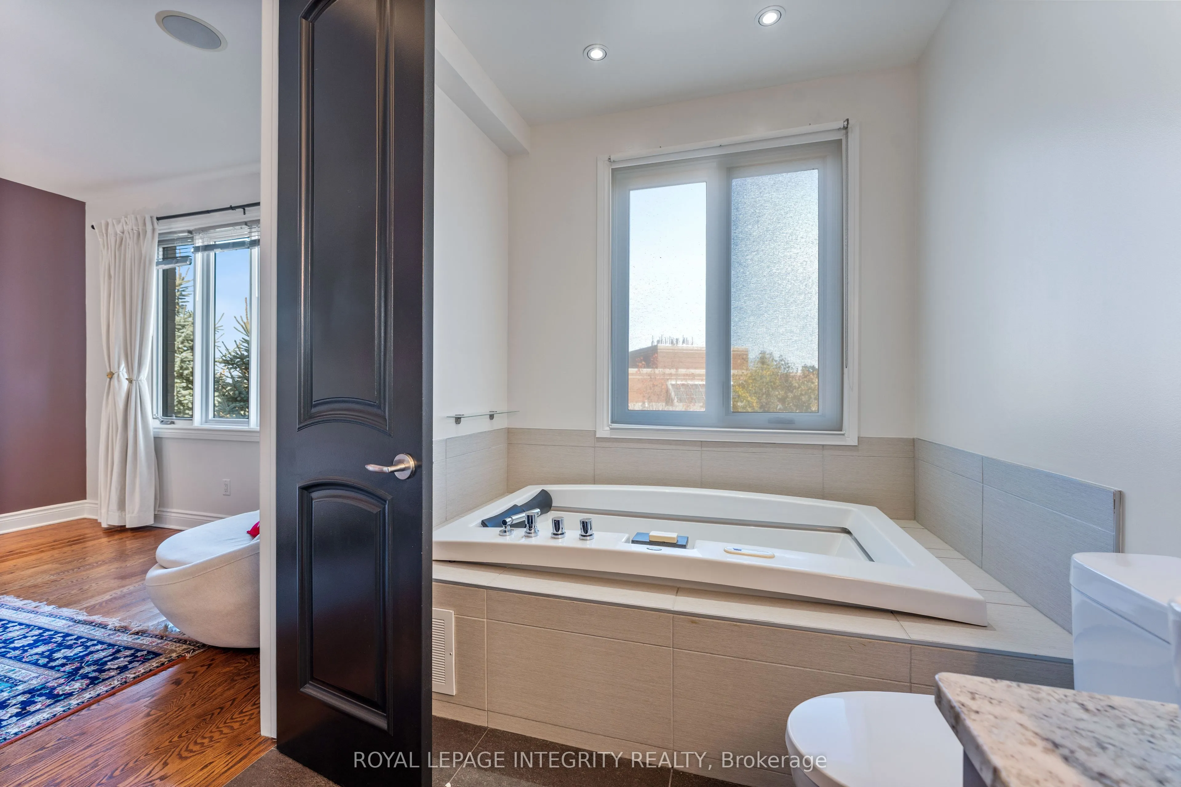 812 Petra Private