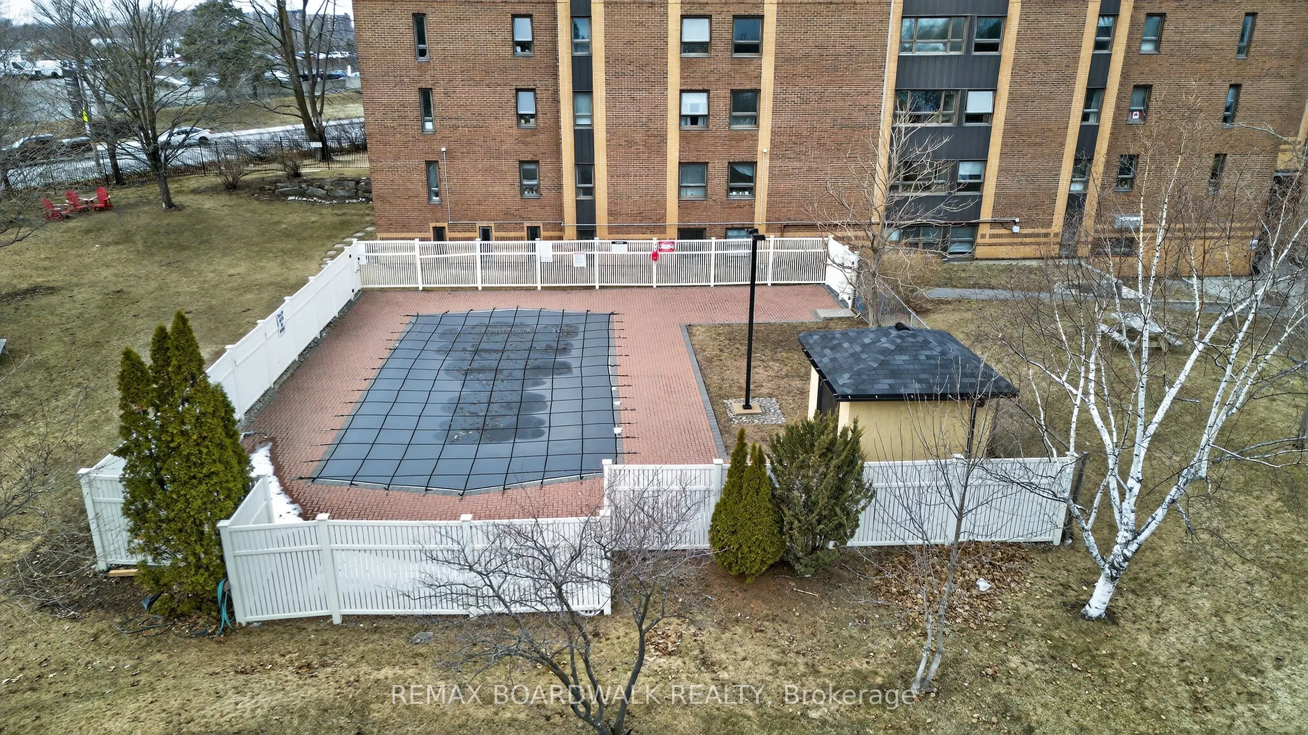 1356 Meadowlands Drive E #407