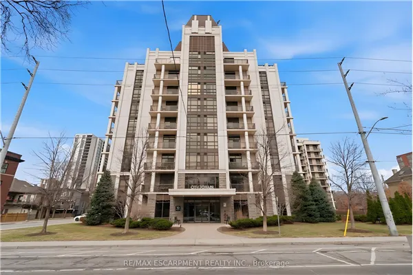 90 CHARLTON Avenue W