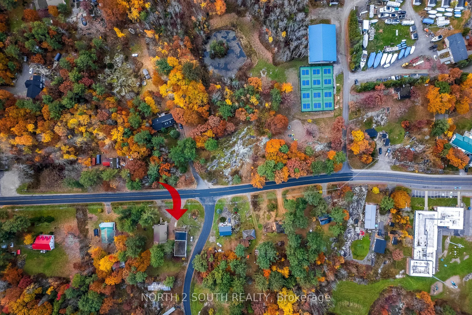 2512 Honey Harbour Road