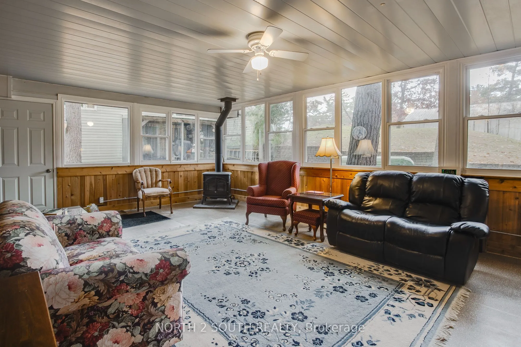2512 Honey Harbour Road