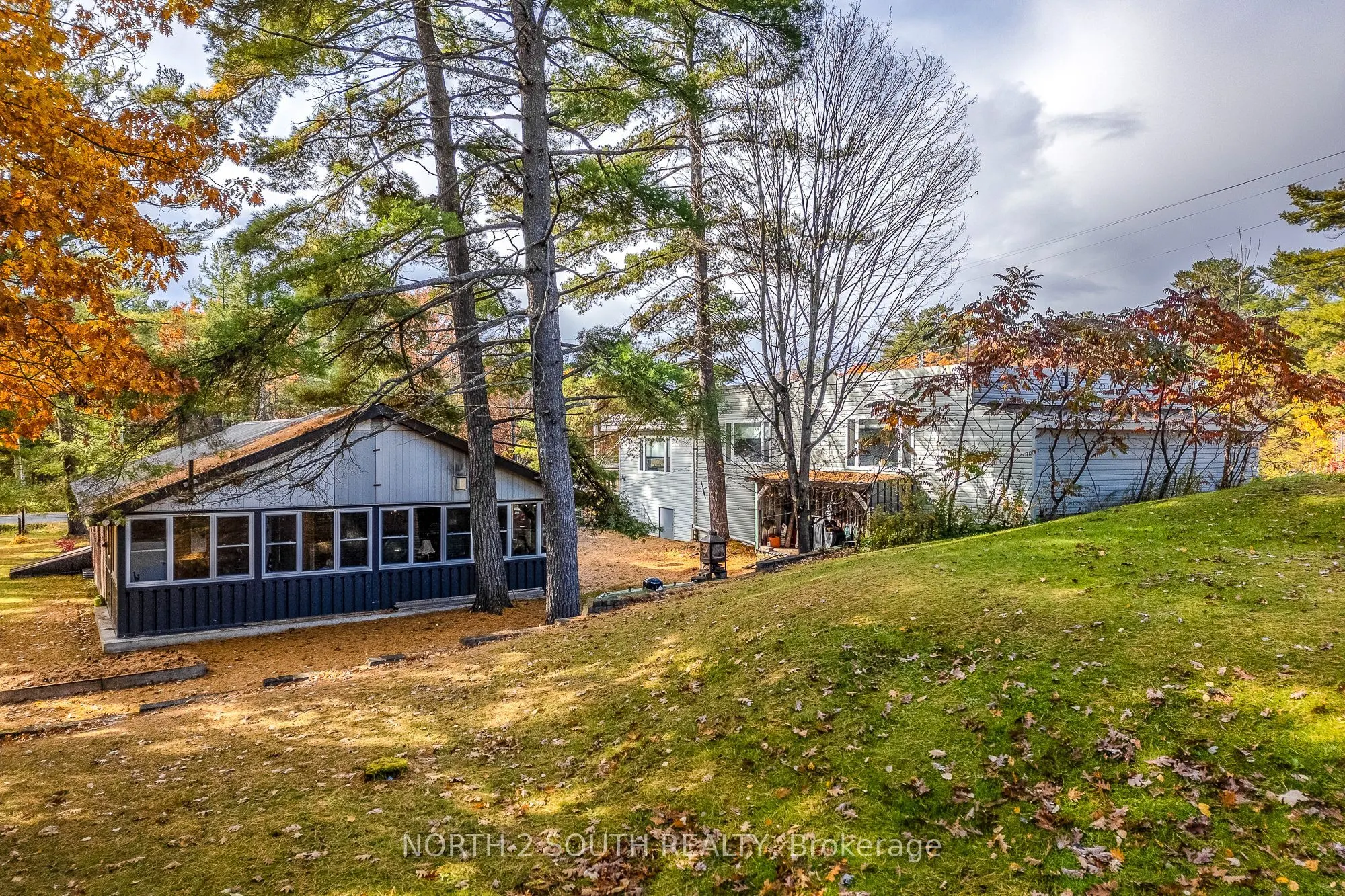 2512 Honey Harbour Road