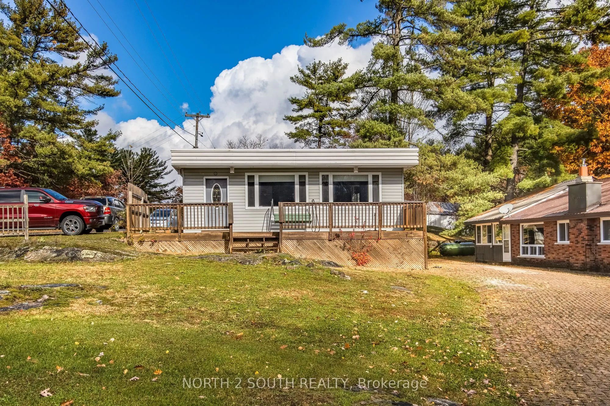 2512 Honey Harbour Road