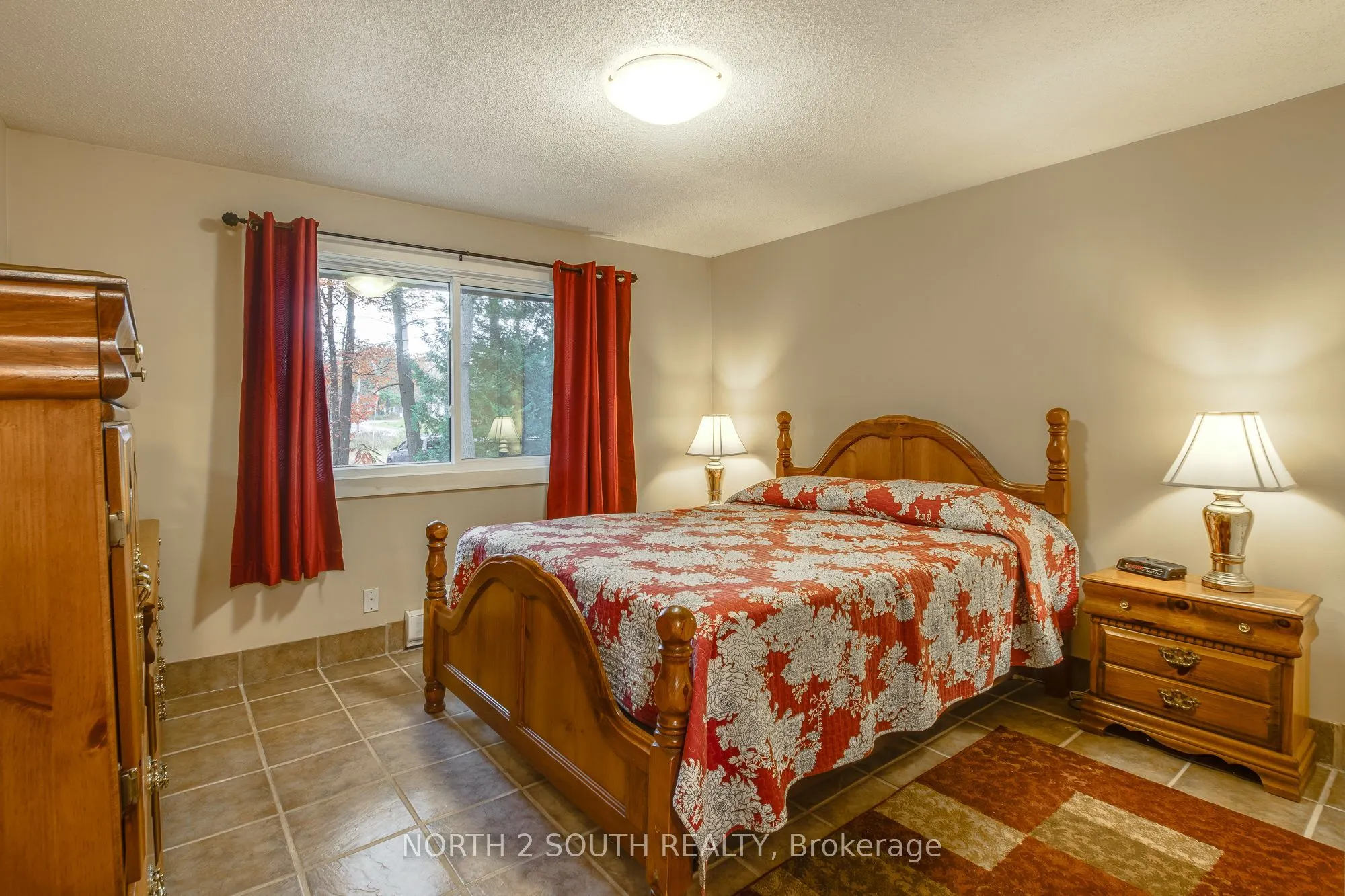 2512 Honey Harbour Road