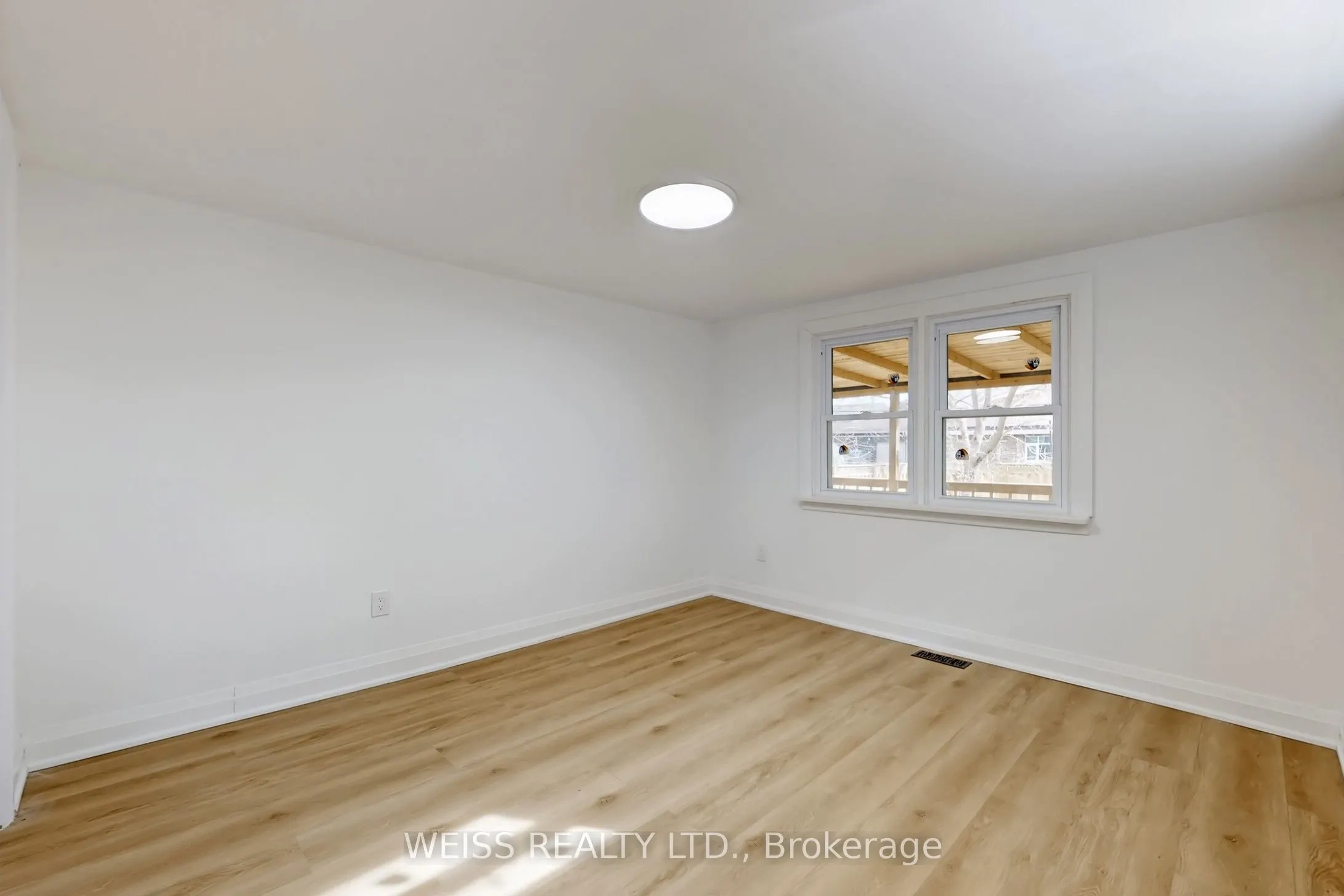 181 Talbot Street N