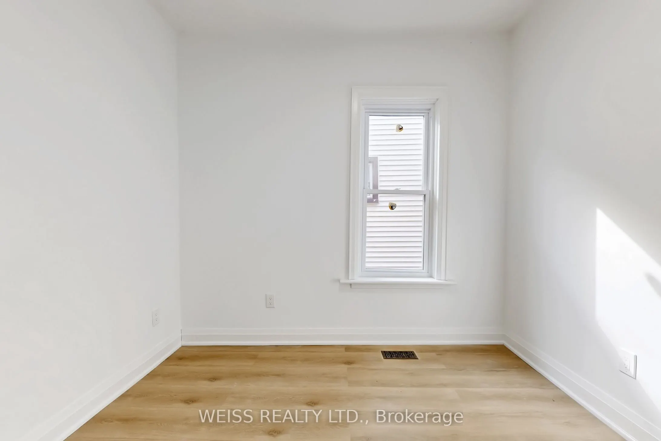 181 Talbot Street N