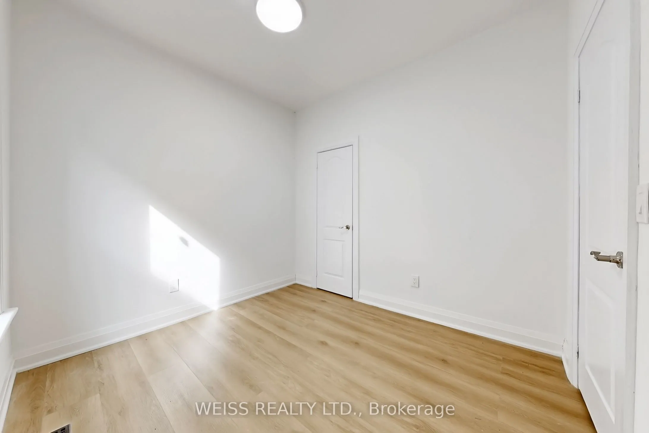 181 Talbot Street N