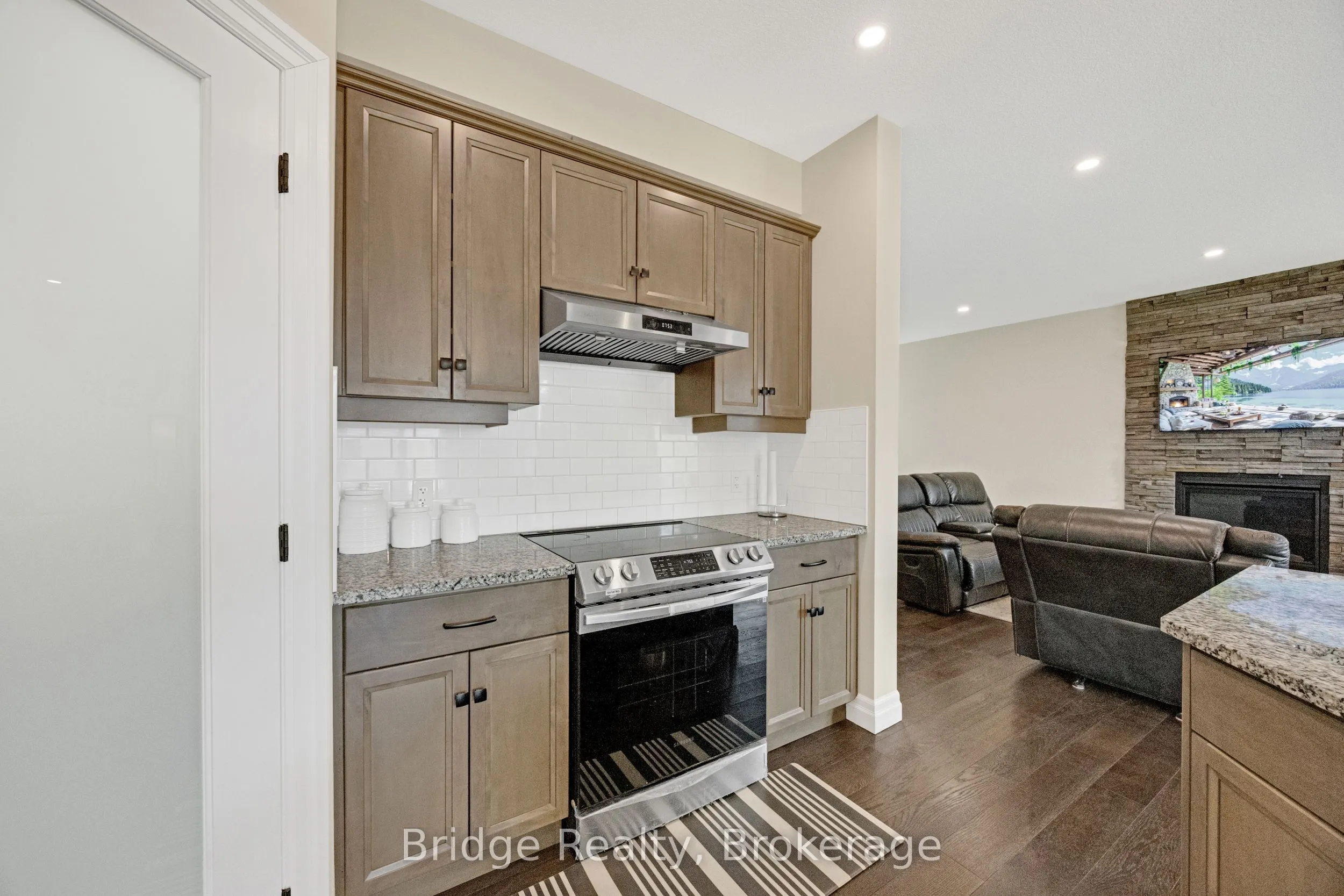 256 Tamarack Boulevard