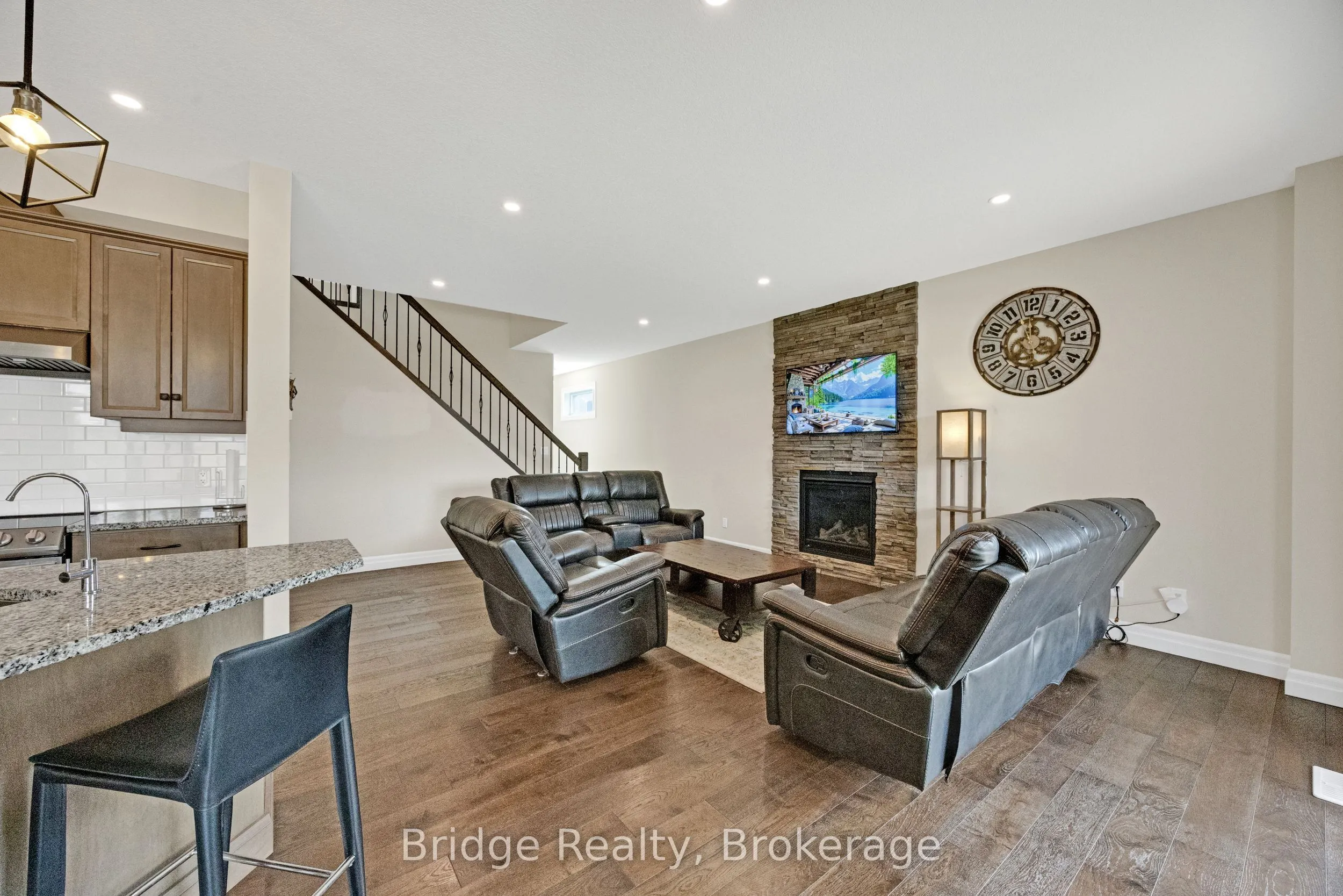 256 Tamarack Boulevard