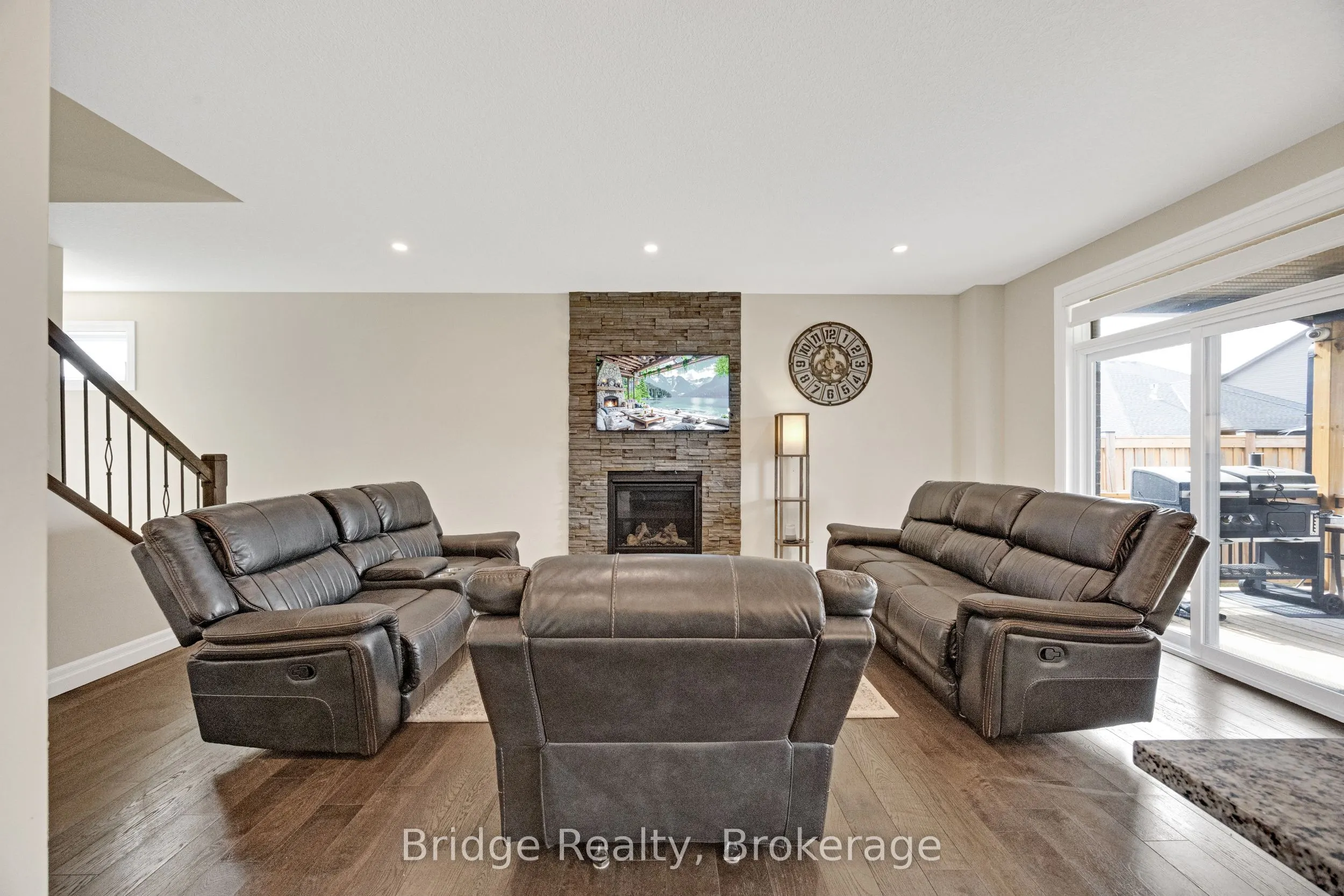 256 Tamarack Boulevard