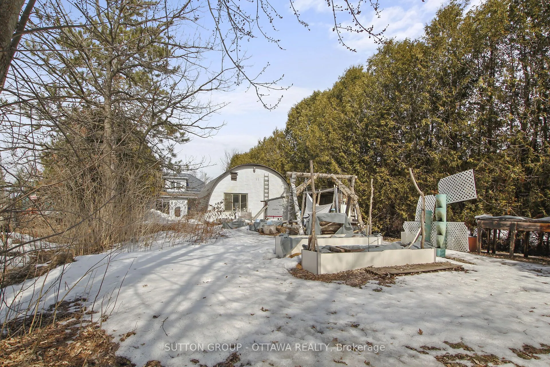 2172 Laval Street