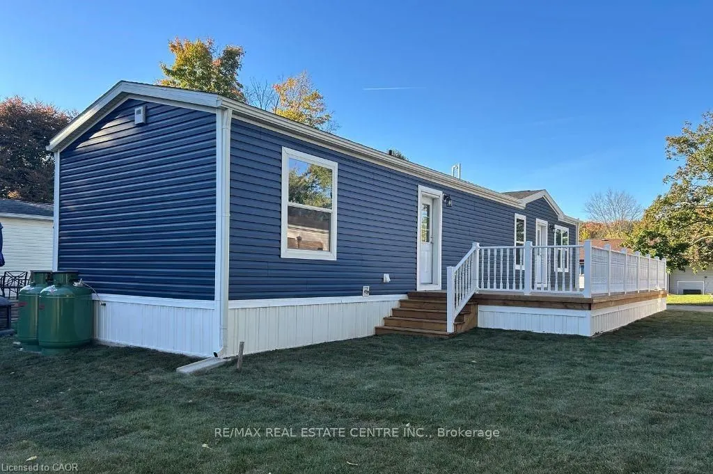 24 MacPherson Crescent #24