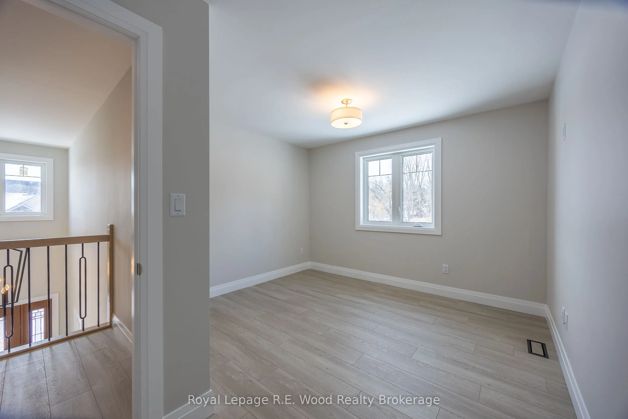 11 Greenhill Drive