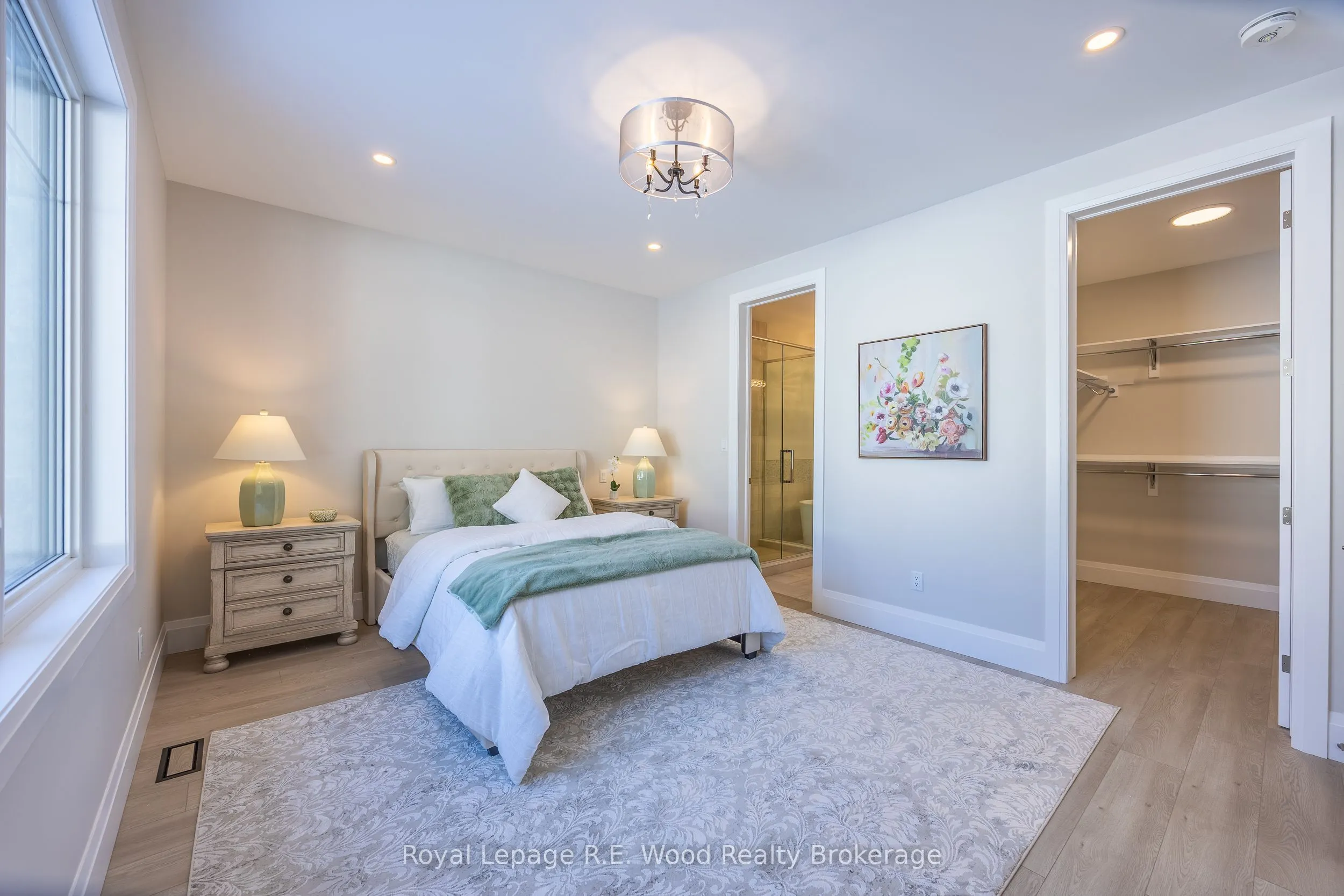 11 Greenhill Drive