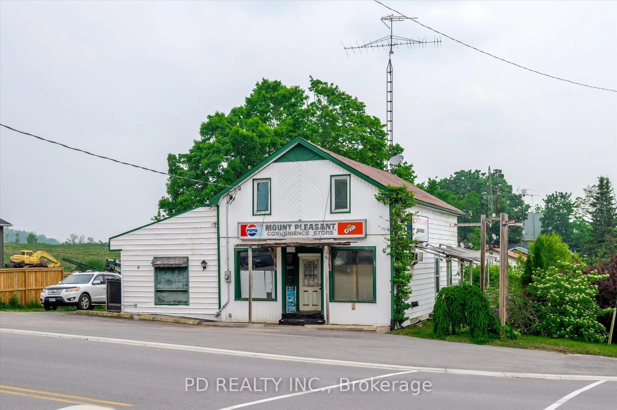 2449 Queen Mary Street