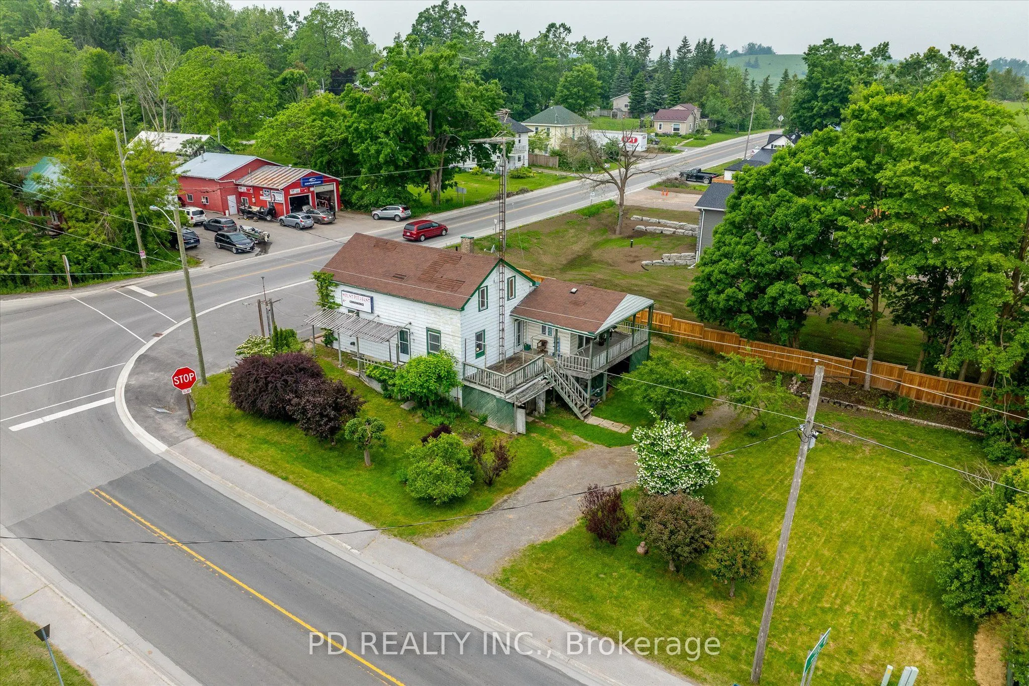 2449 Queen Mary Street
