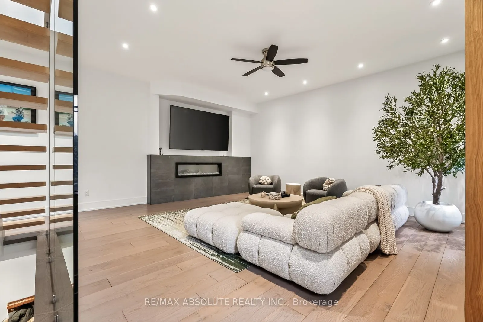 246 Westhaven Crescent