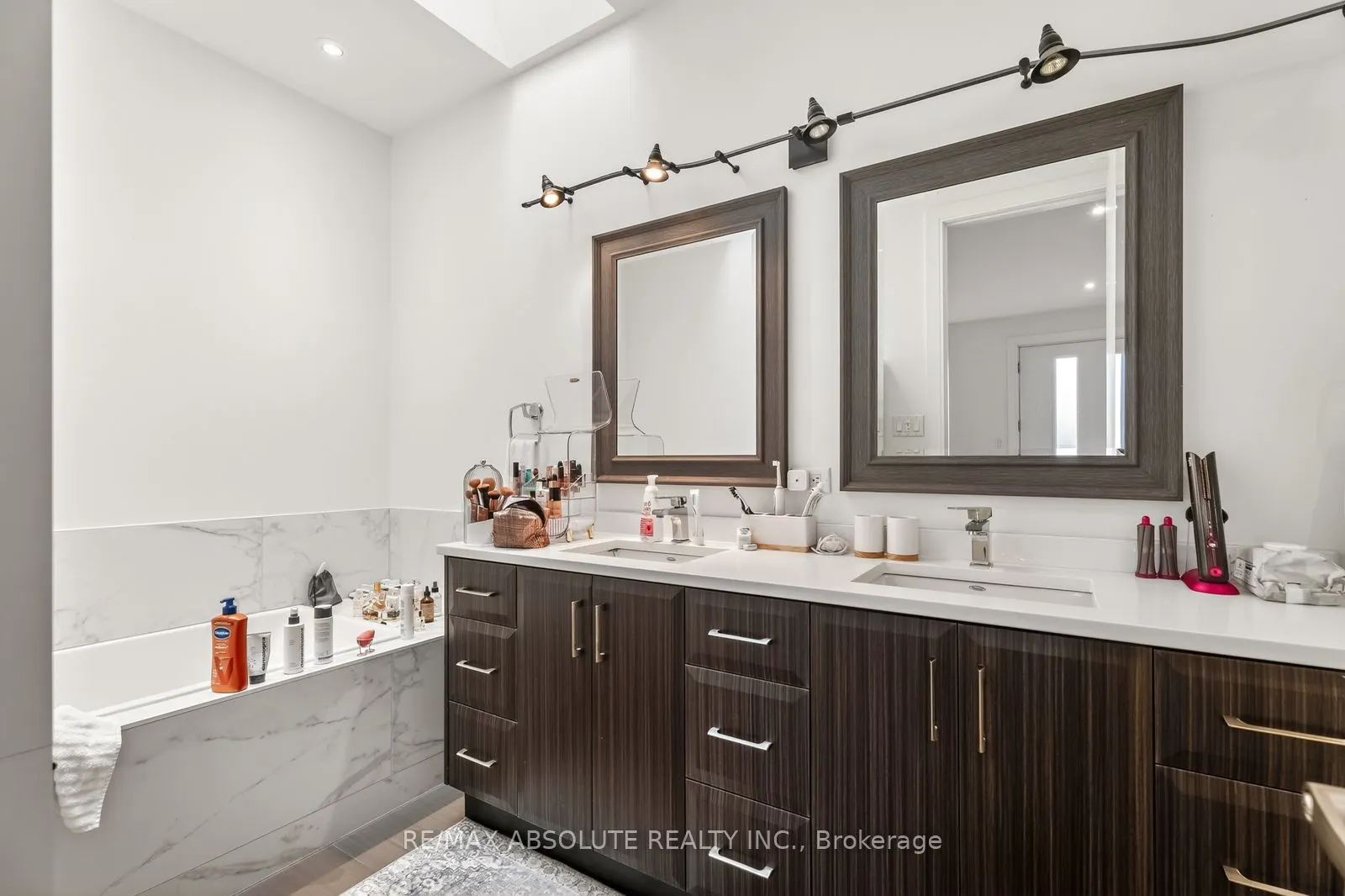 246 Westhaven Crescent