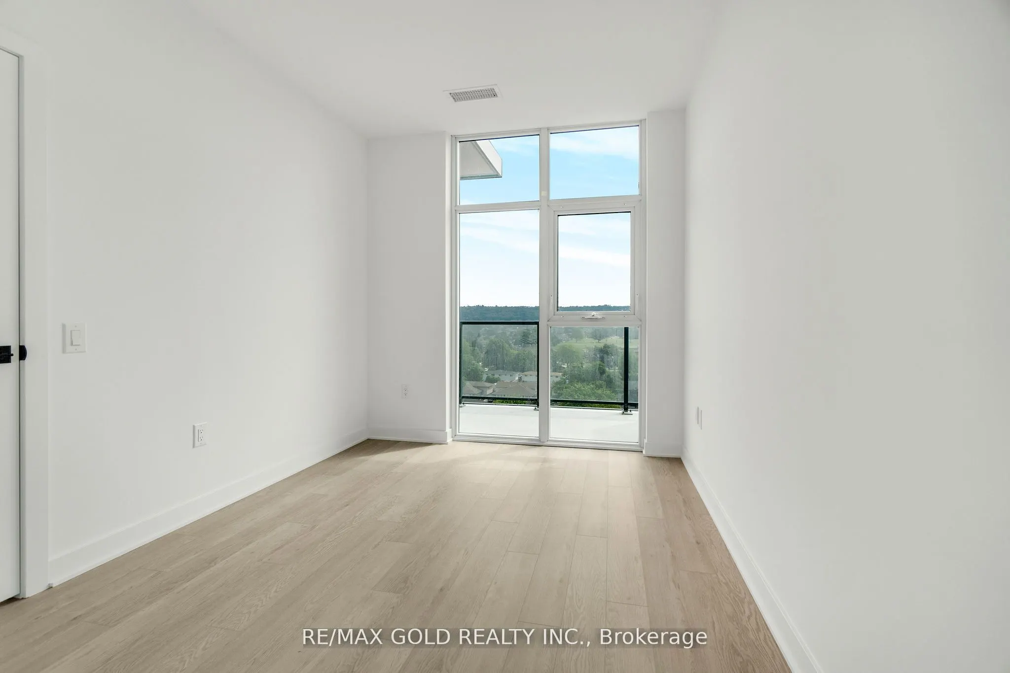 2782 Barton Street E #803