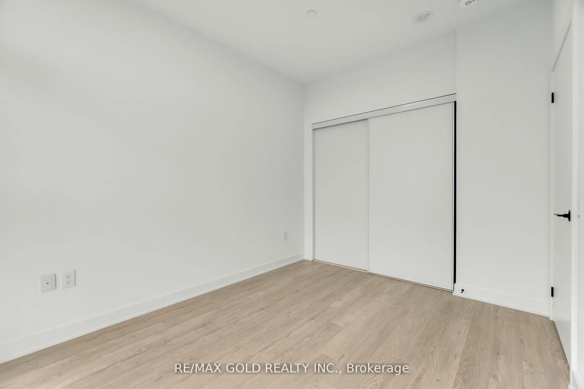 2782 Barton Street E #803