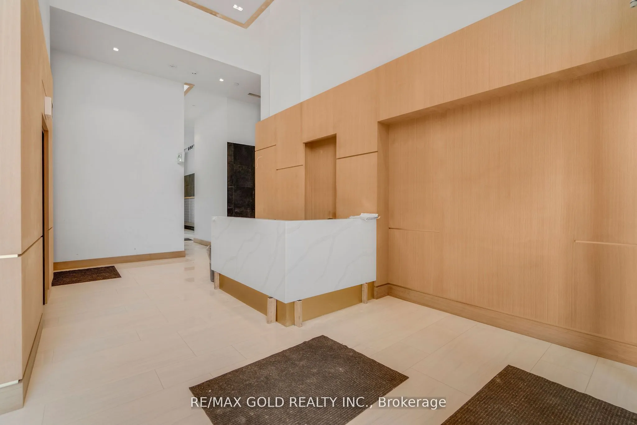 2782 Barton Street E #803