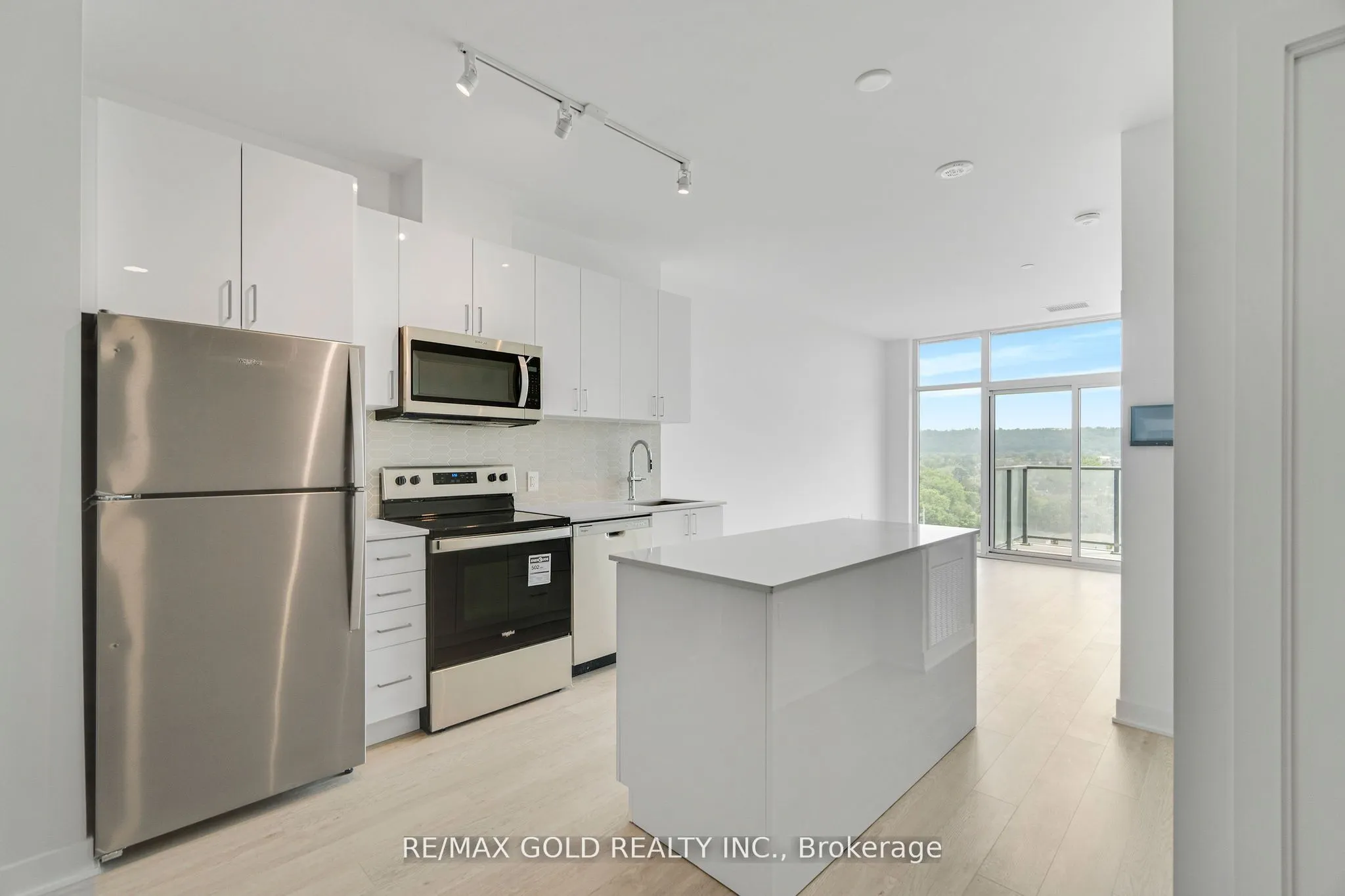2782 Barton Street E #803