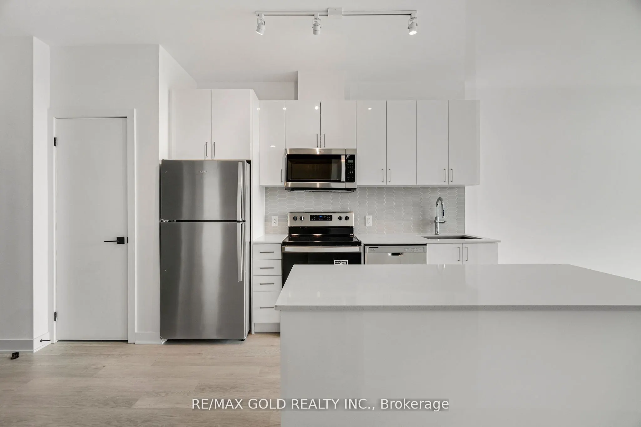 2782 Barton Street E #803