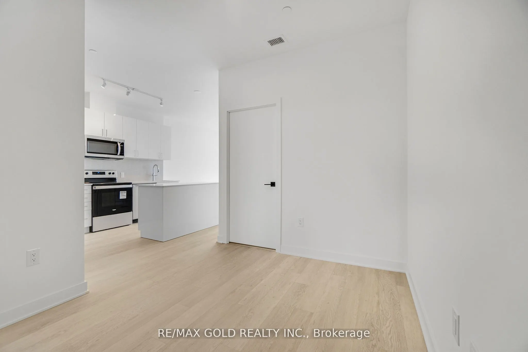 2782 Barton Street E #803