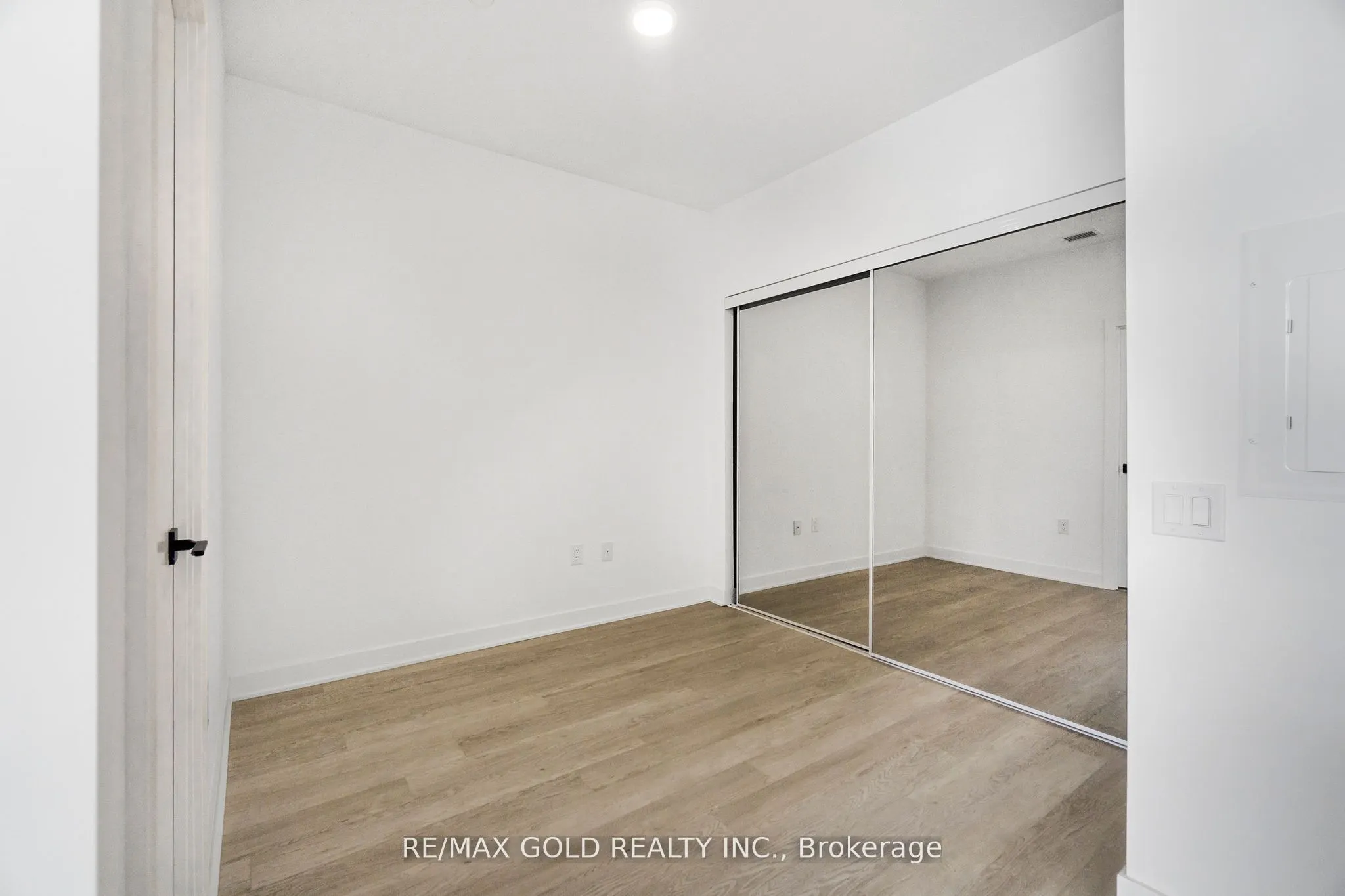 2782 Barton Street E #803