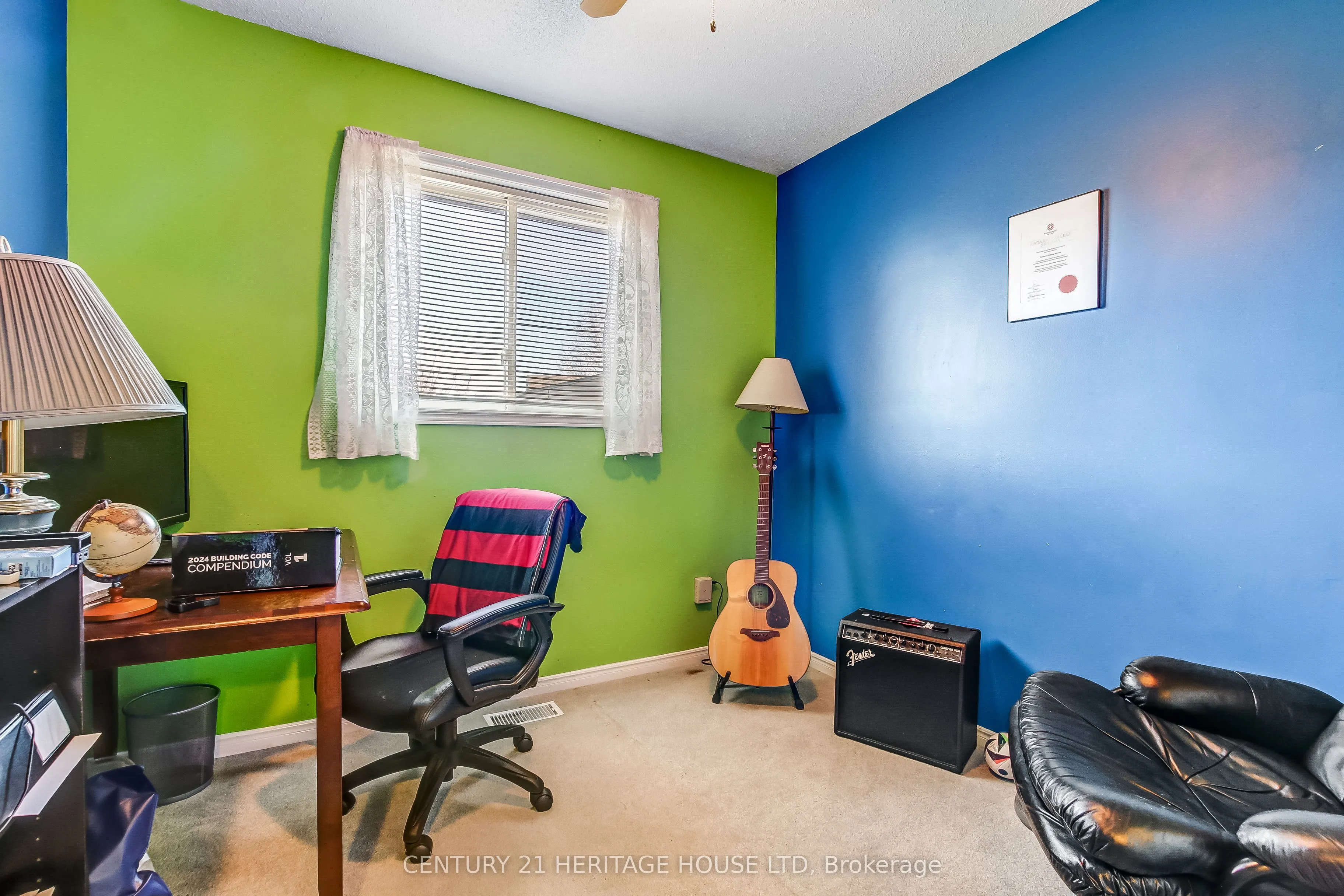 18 Hickory Boulevard W