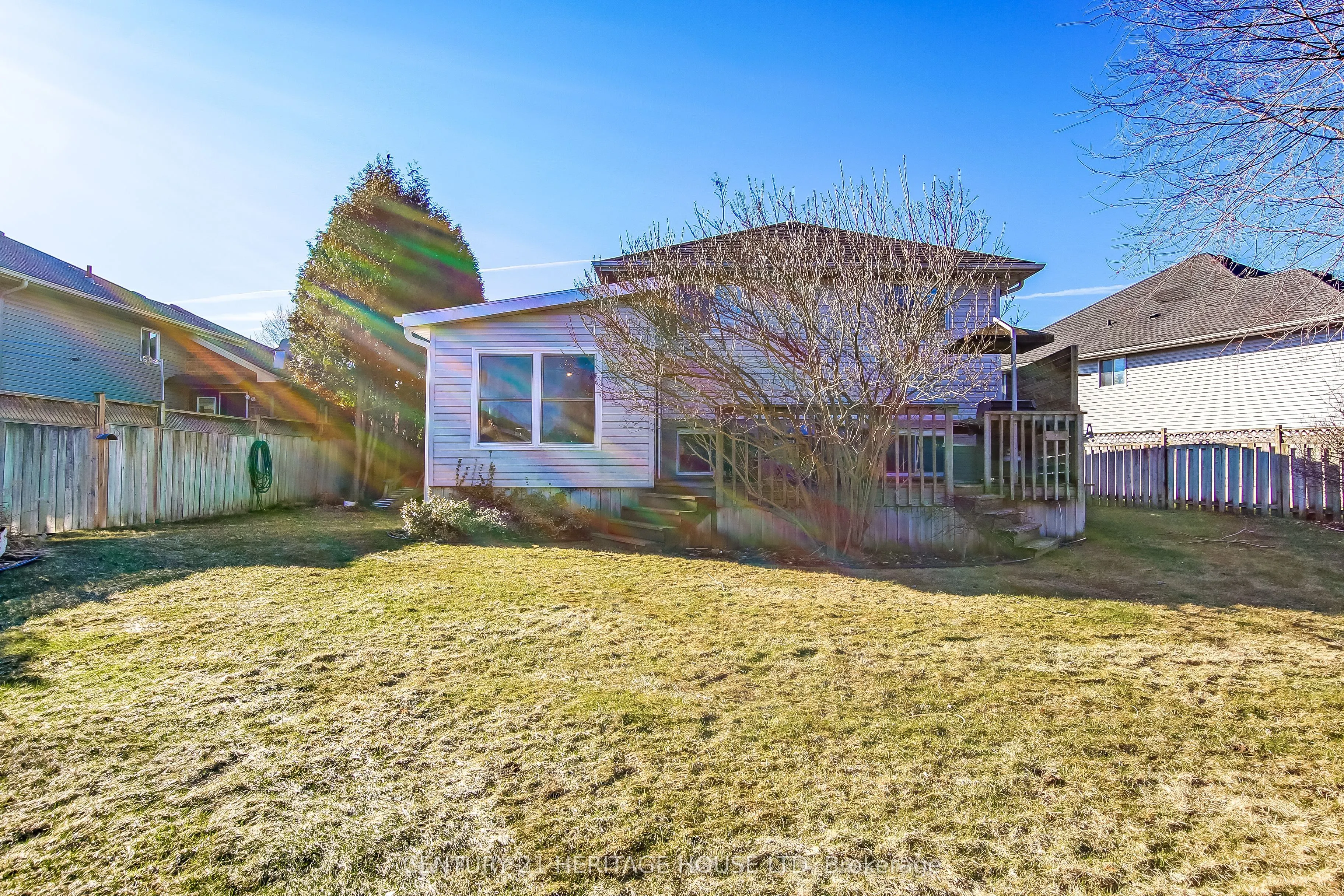 18 Hickory Boulevard W