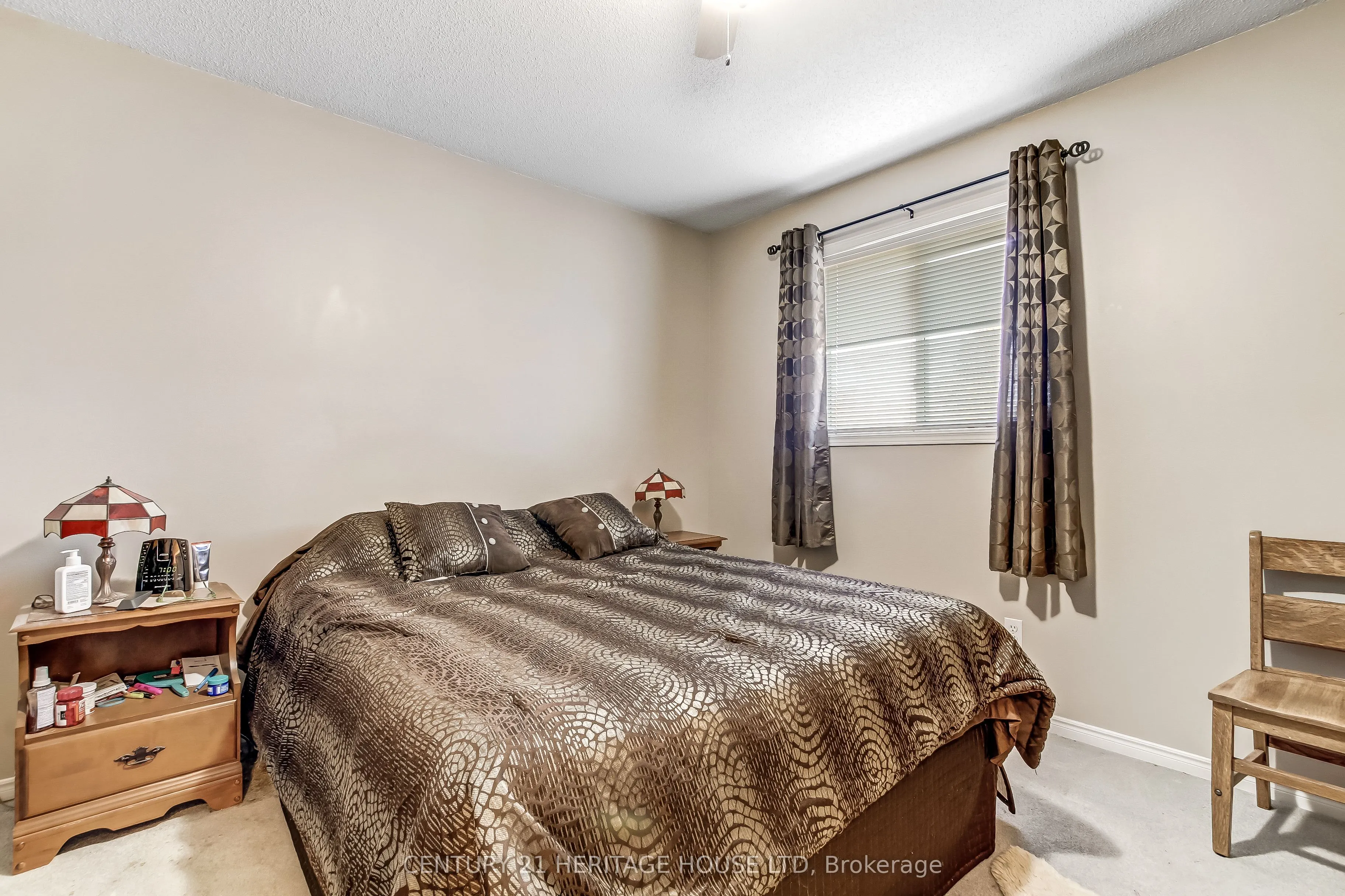 18 Hickory Boulevard W