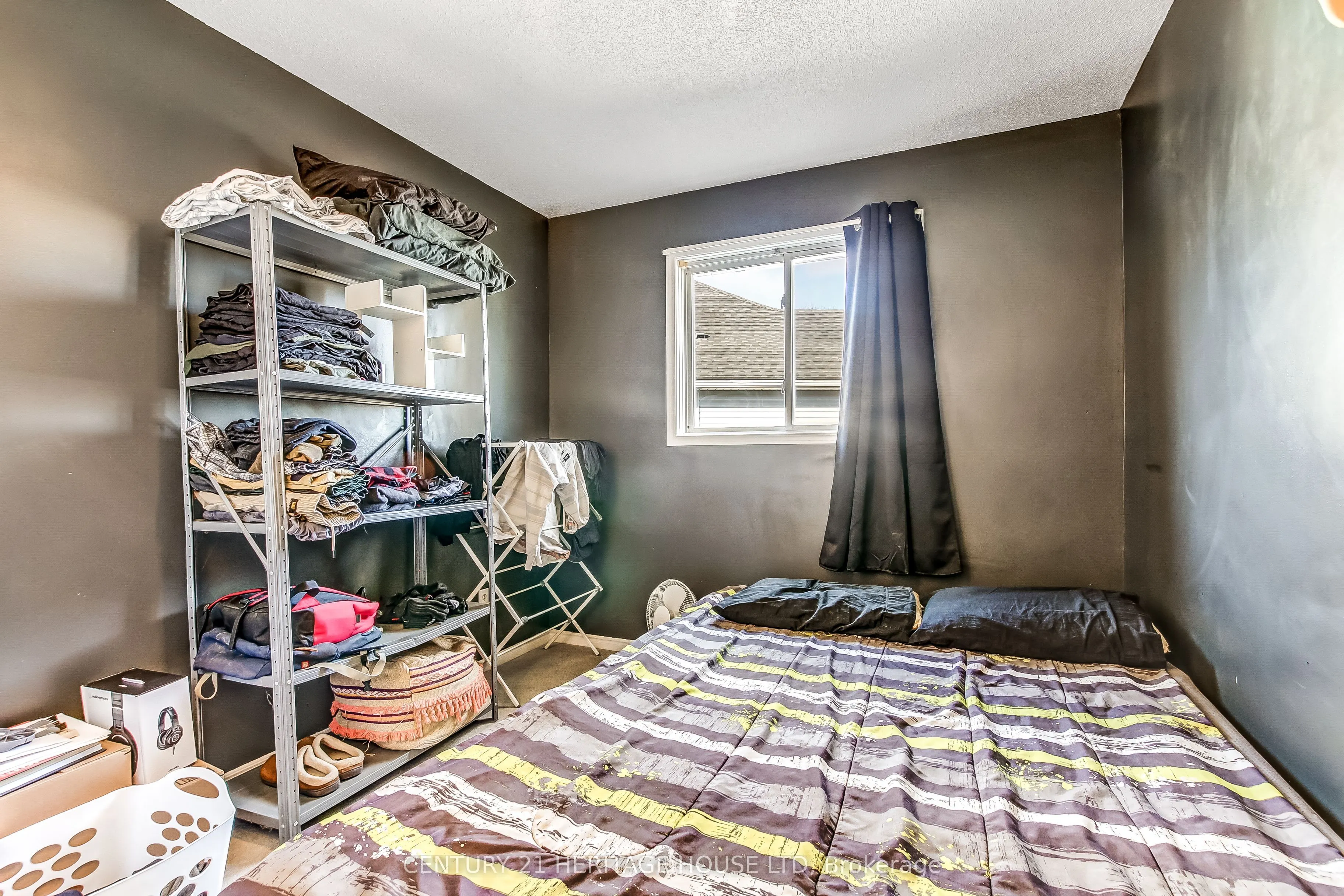 18 Hickory Boulevard W