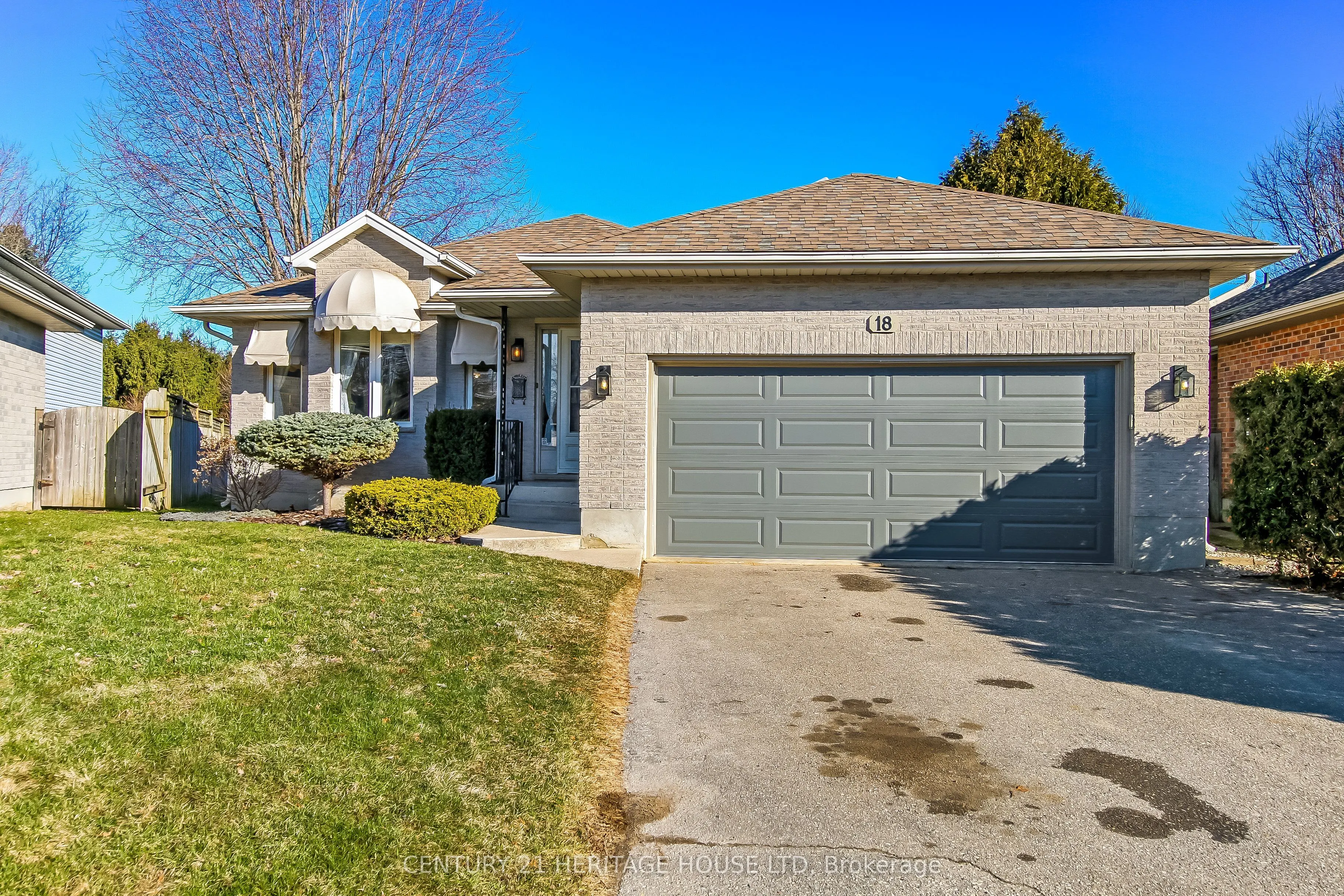 18 Hickory Boulevard W