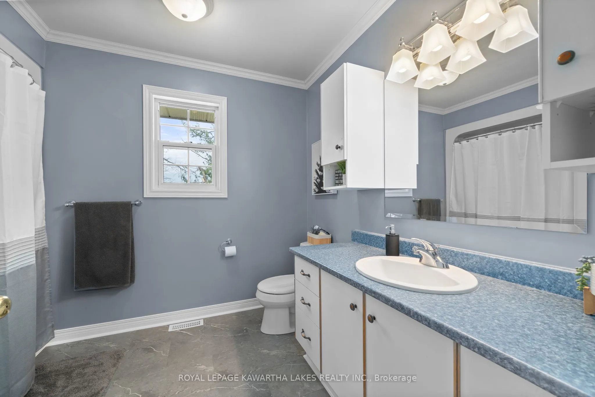 890 Woodville Road