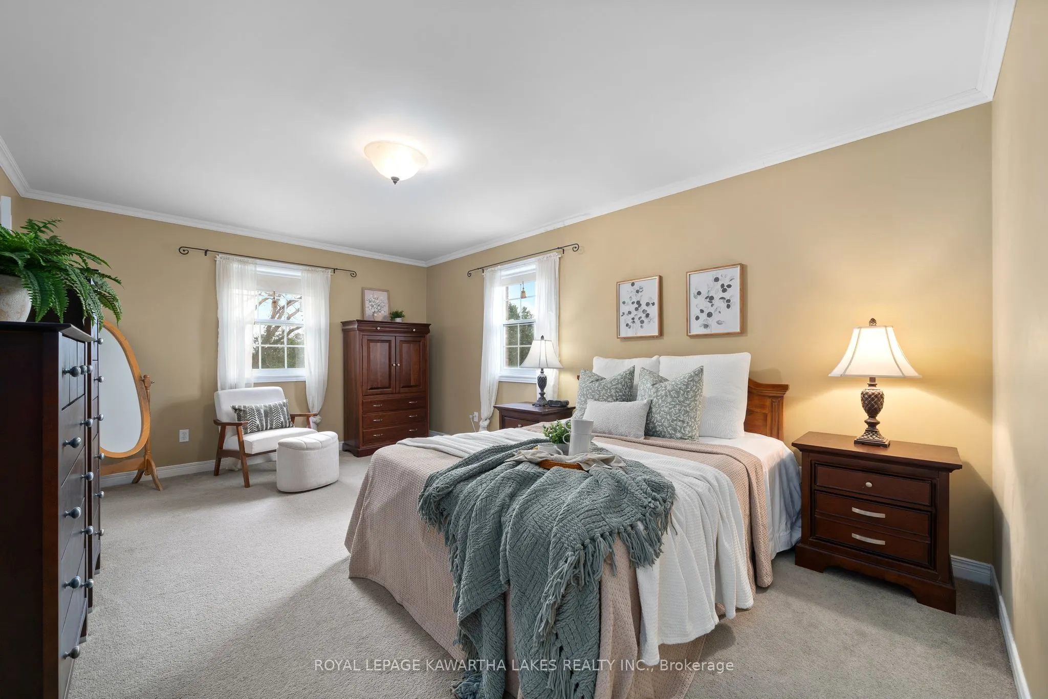 890 Woodville Road