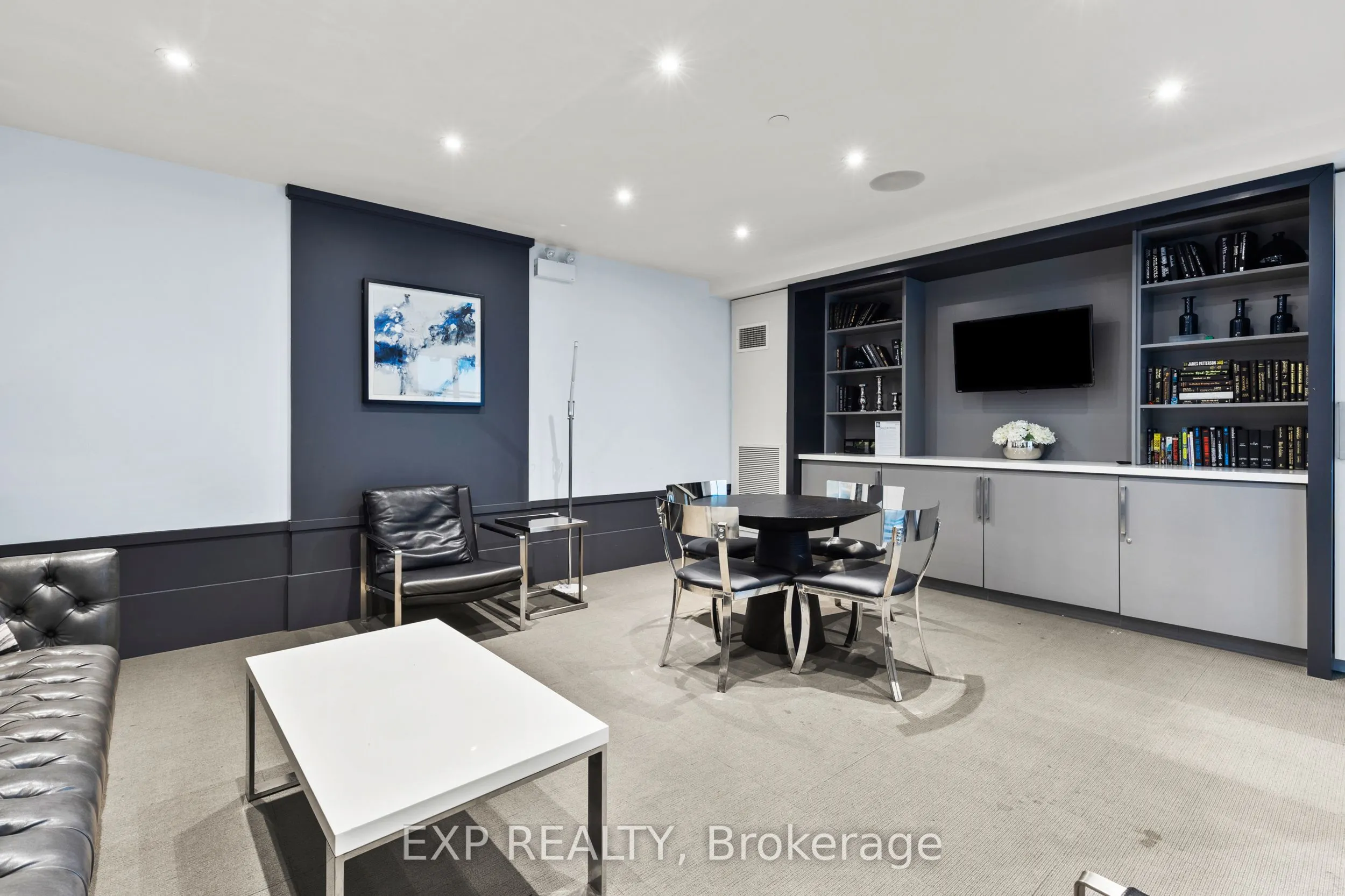 10 Concord Place #209