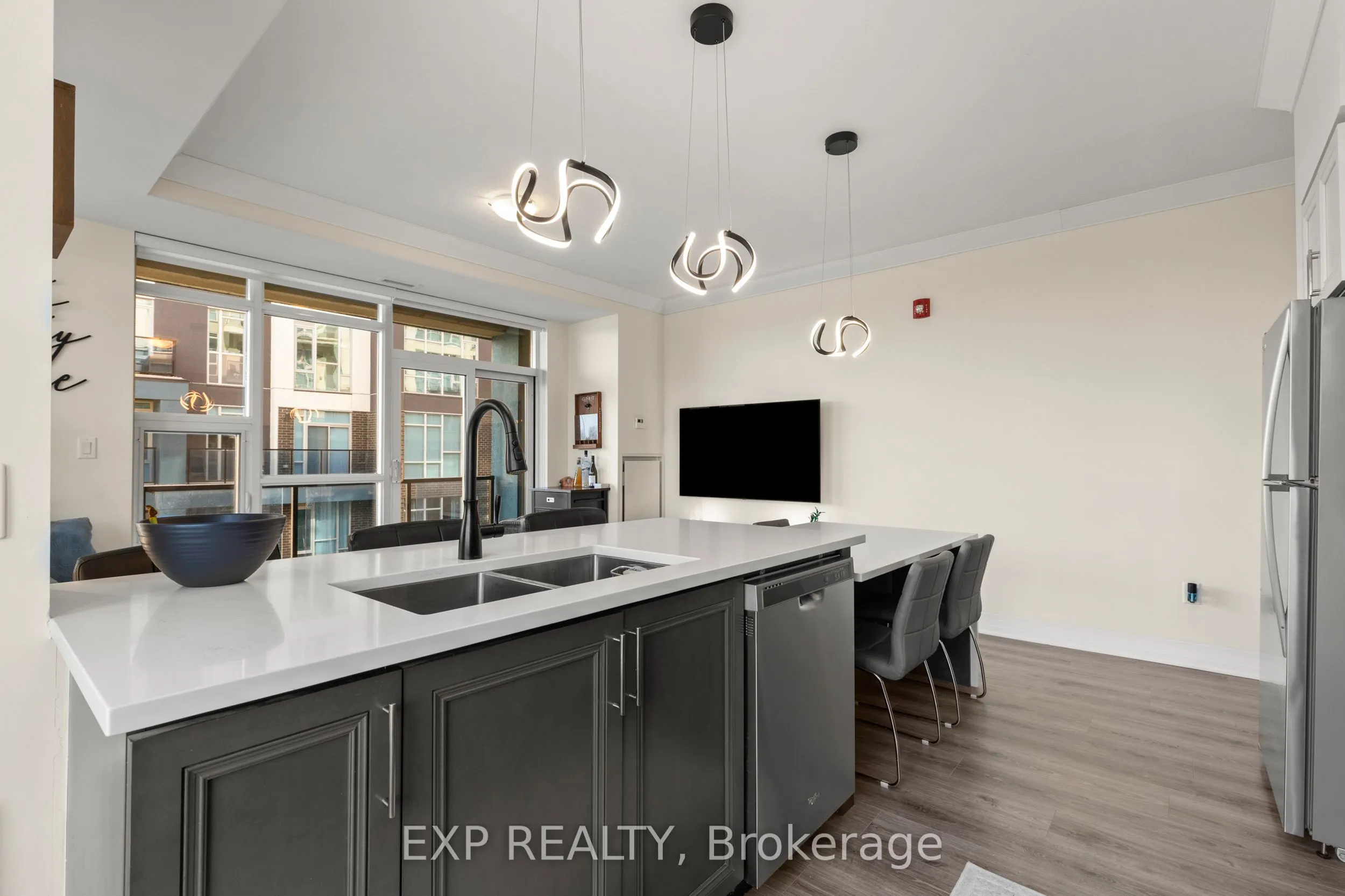 10 Concord Place #209