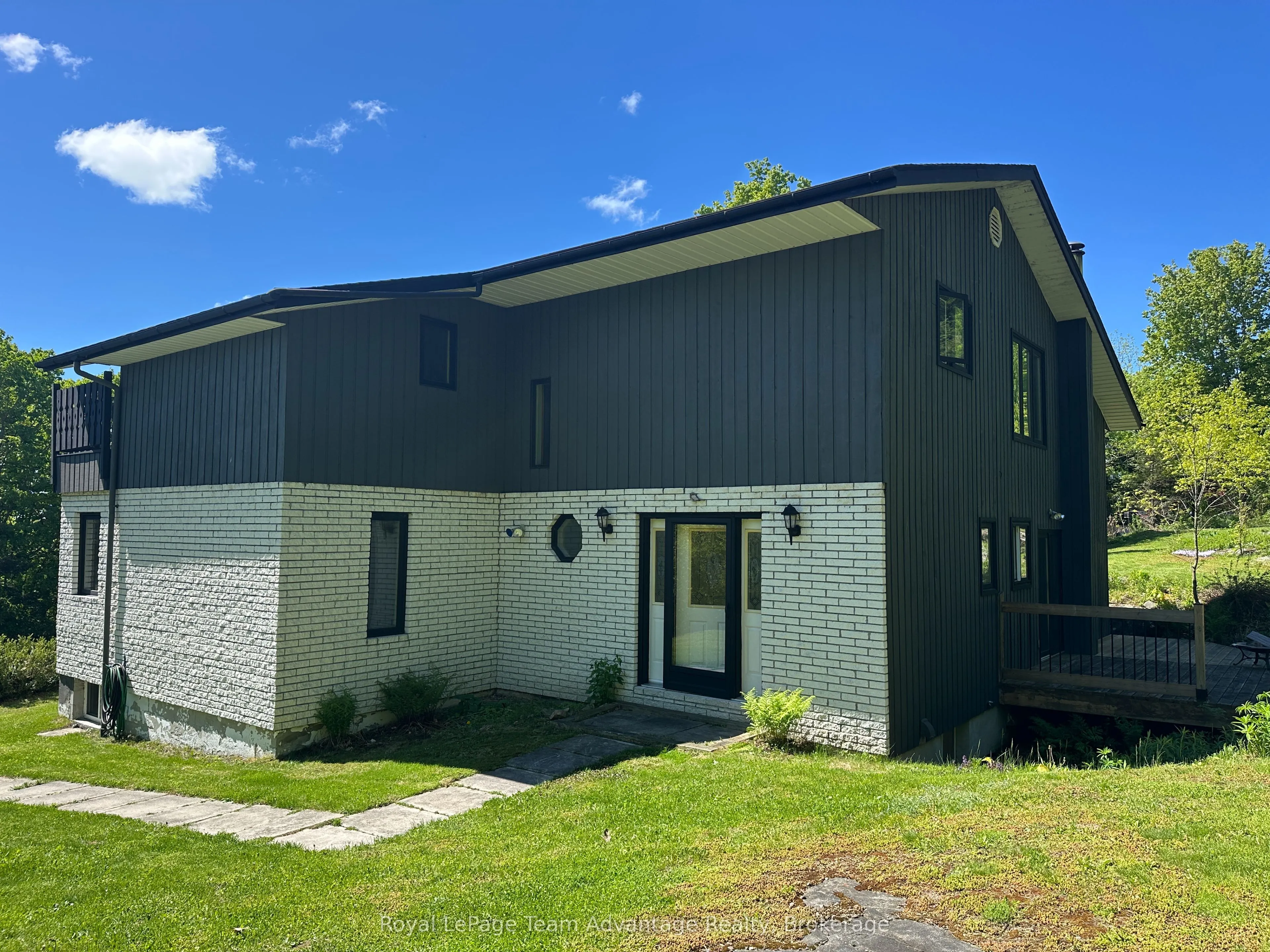 12 Taylor Crescent