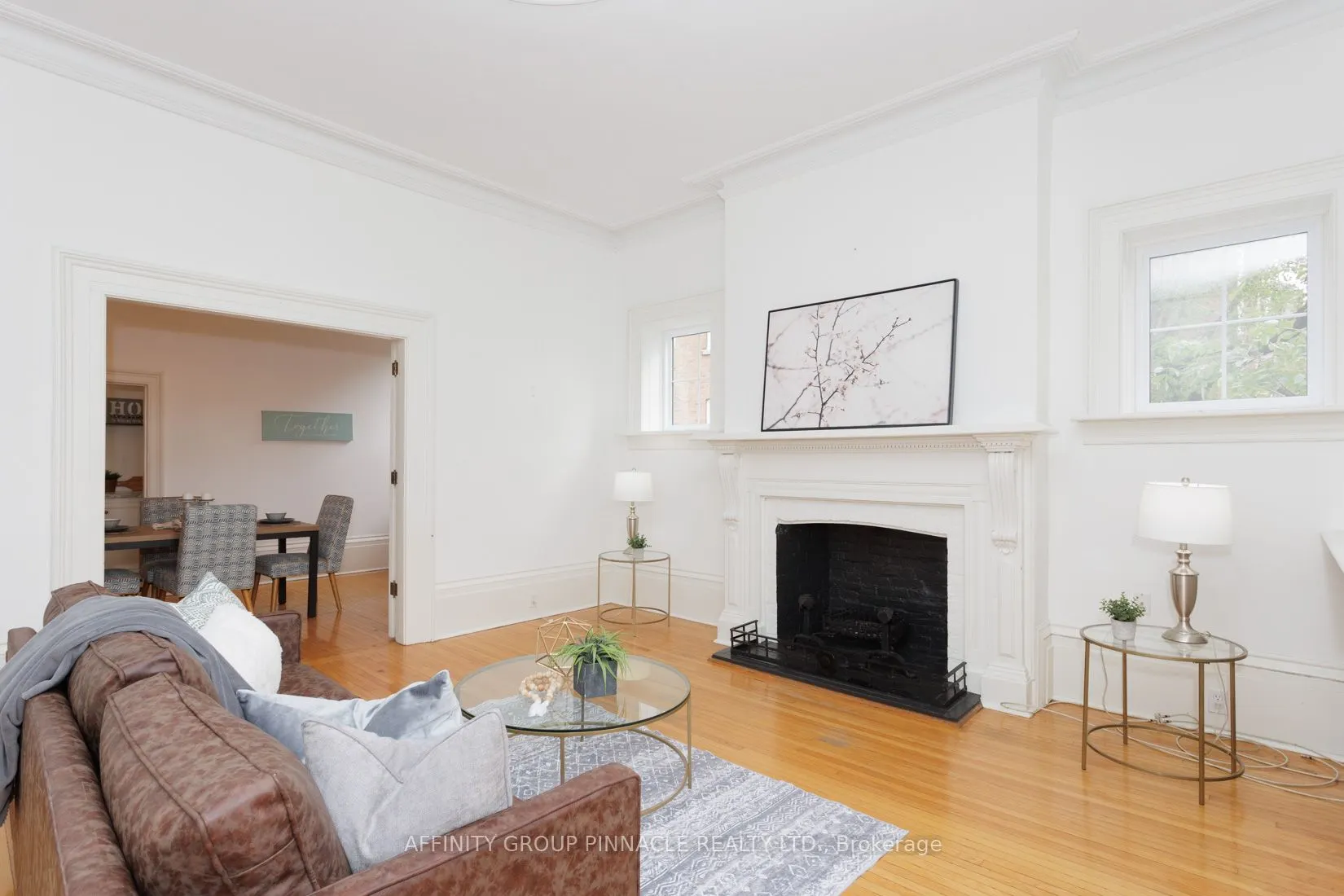 12 Russell Street E