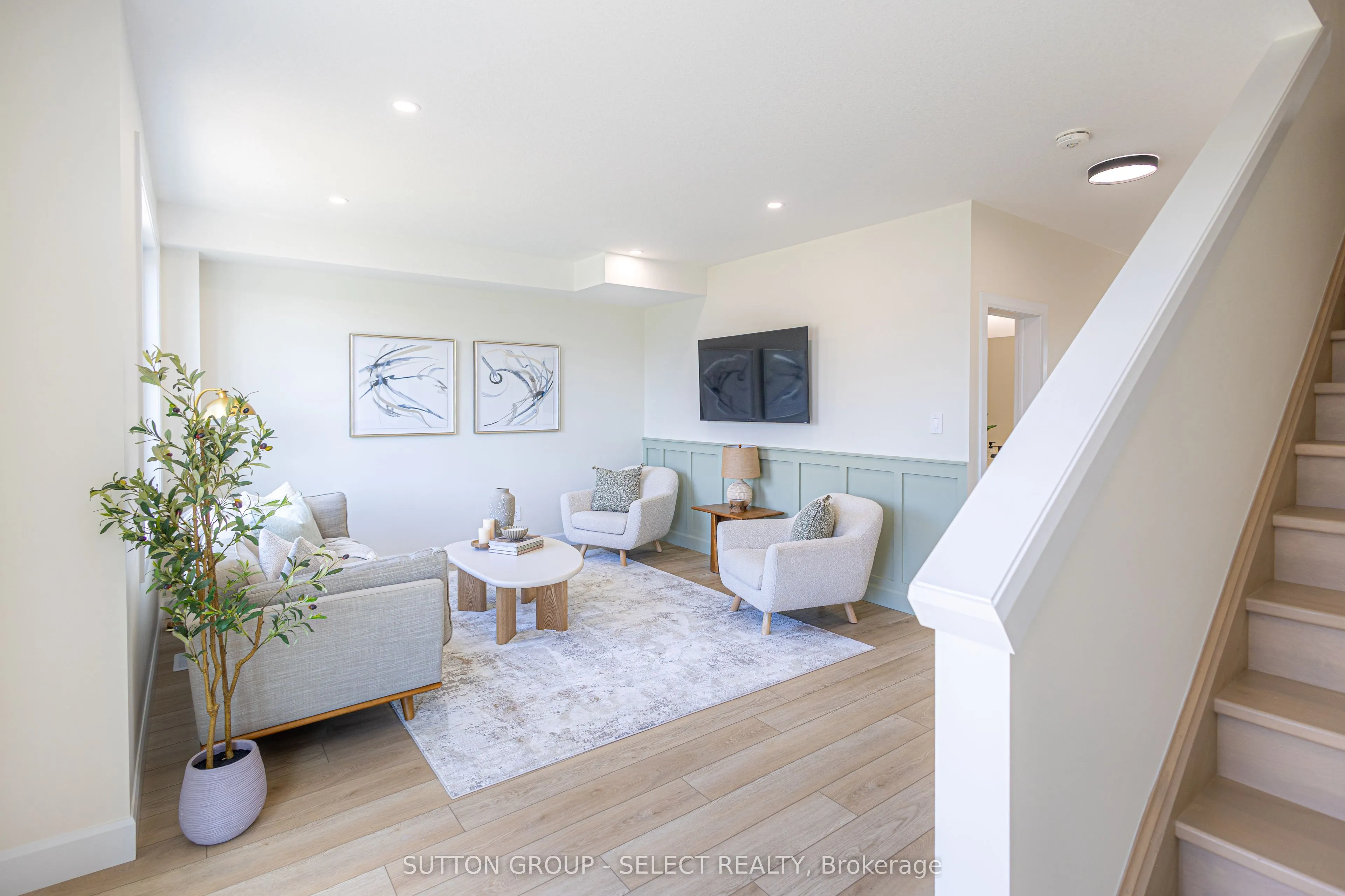 233 Upper Queen Street #14