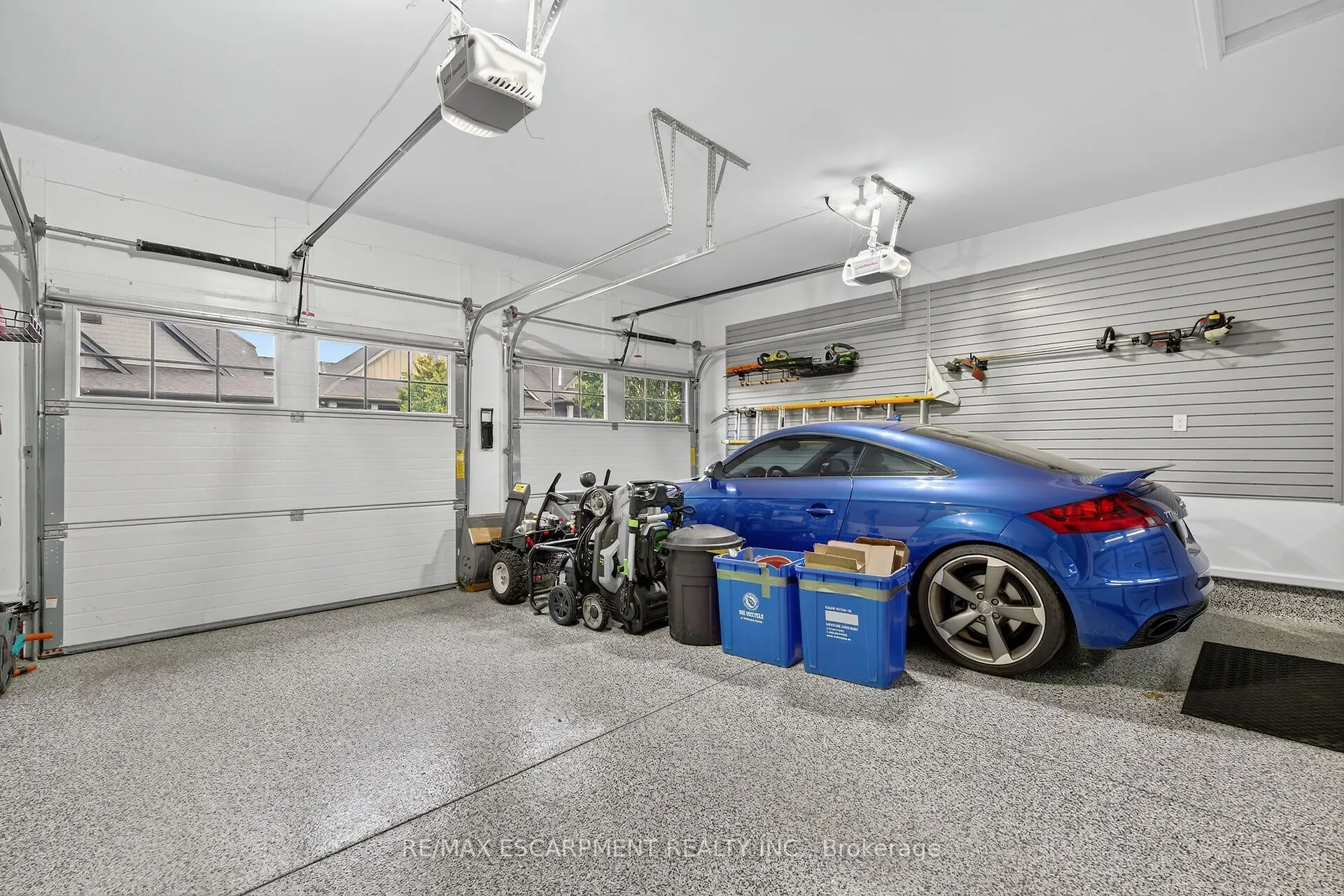 24 CHESTNUT Drive