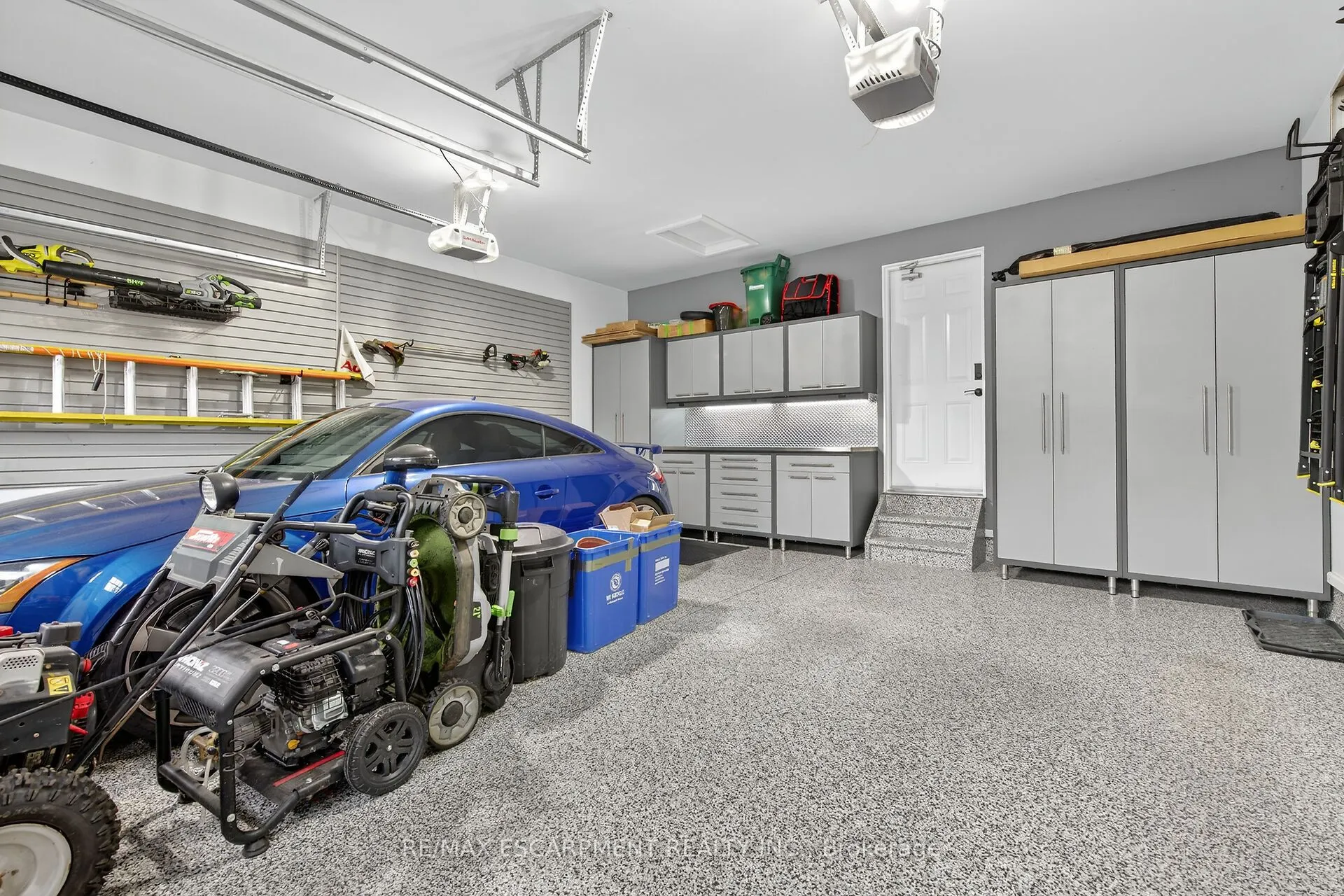 24 CHESTNUT Drive