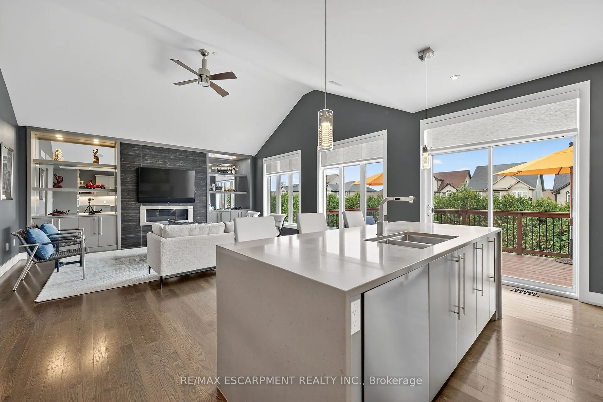 24 CHESTNUT Drive